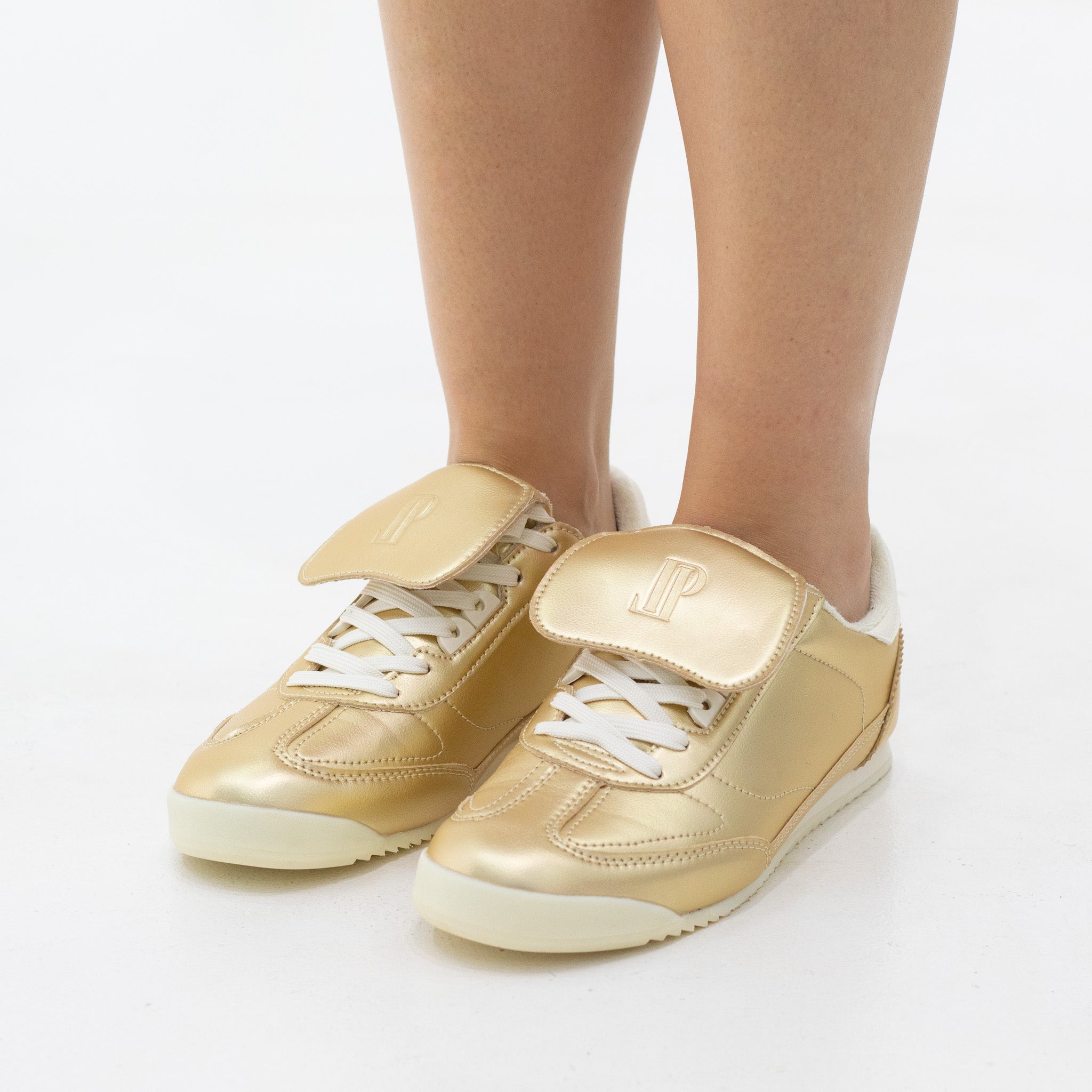 Kajsa metallic panels embroidered lace-up sneaker