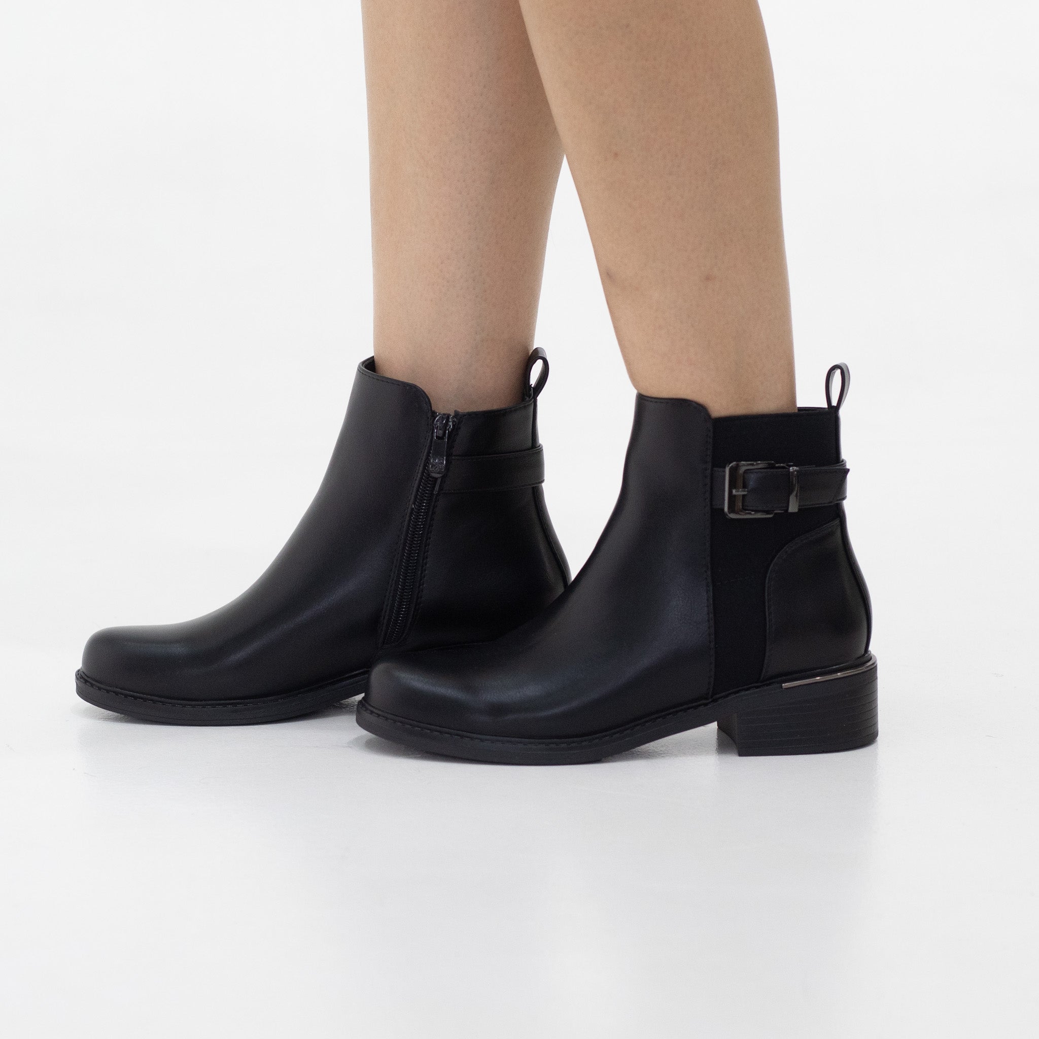 Olli 3.5cm heel buckle detailed ankle boot black