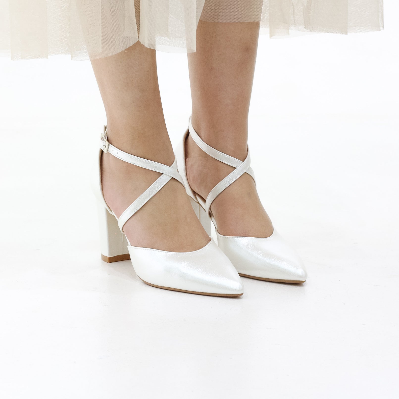 Fomo block 8.5 cm heel open waist cross over belts