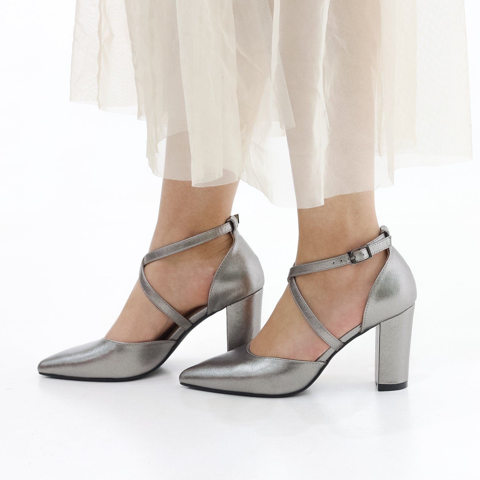 Fomo block 8.5 cm heel open waist cross over belts