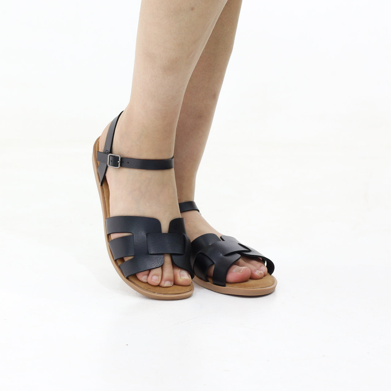 Thona leather-style sandal with ankle strap