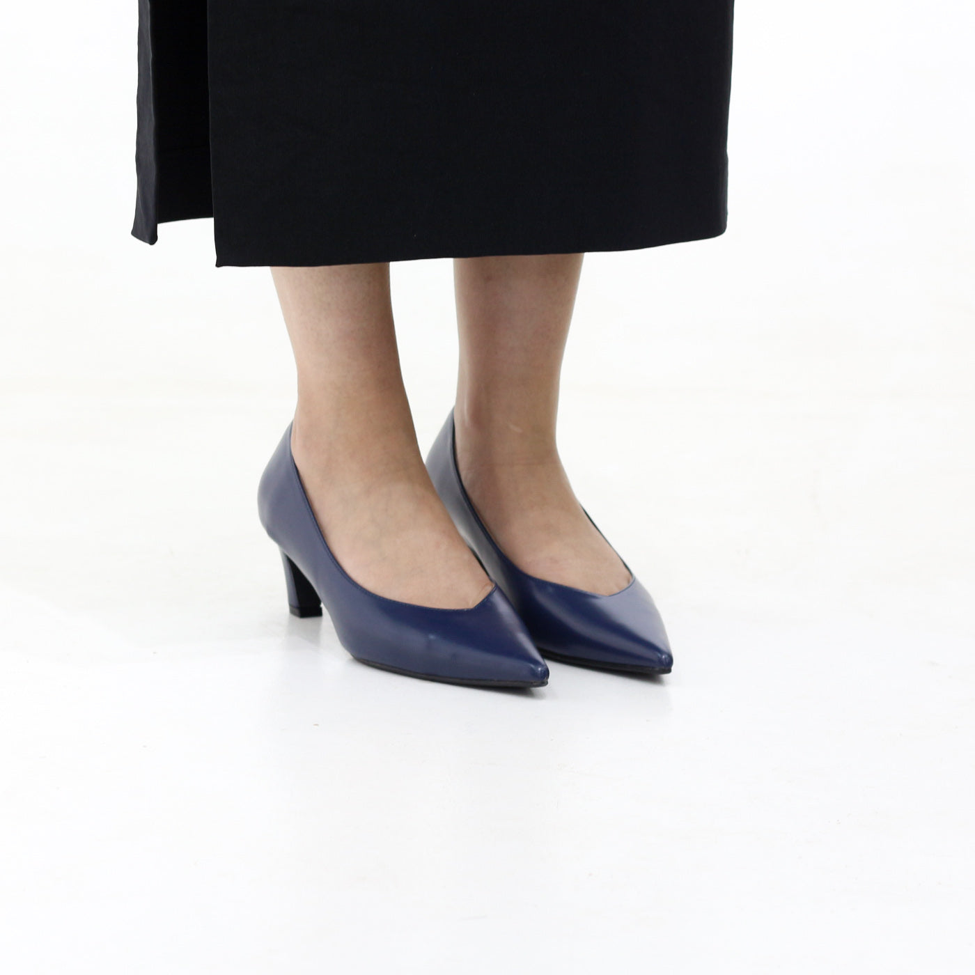 Azainia pointed toe low kitten 6cm heel with