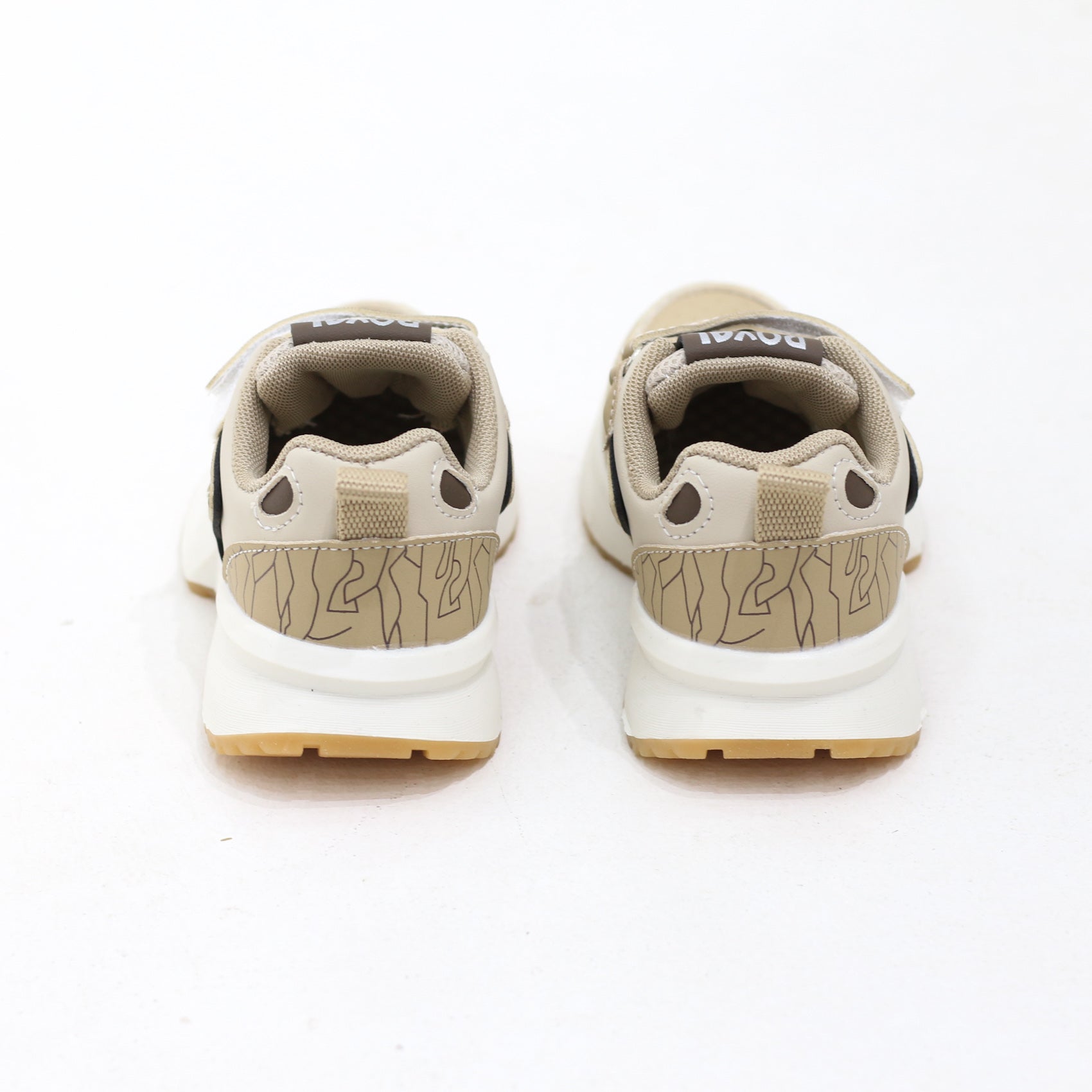 Insert chunky lace-up sneakers with sporty flair