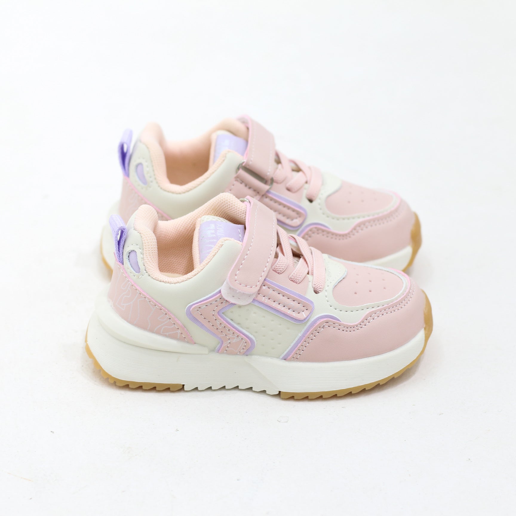 Insert chunky lace-up sneakers with sporty flair