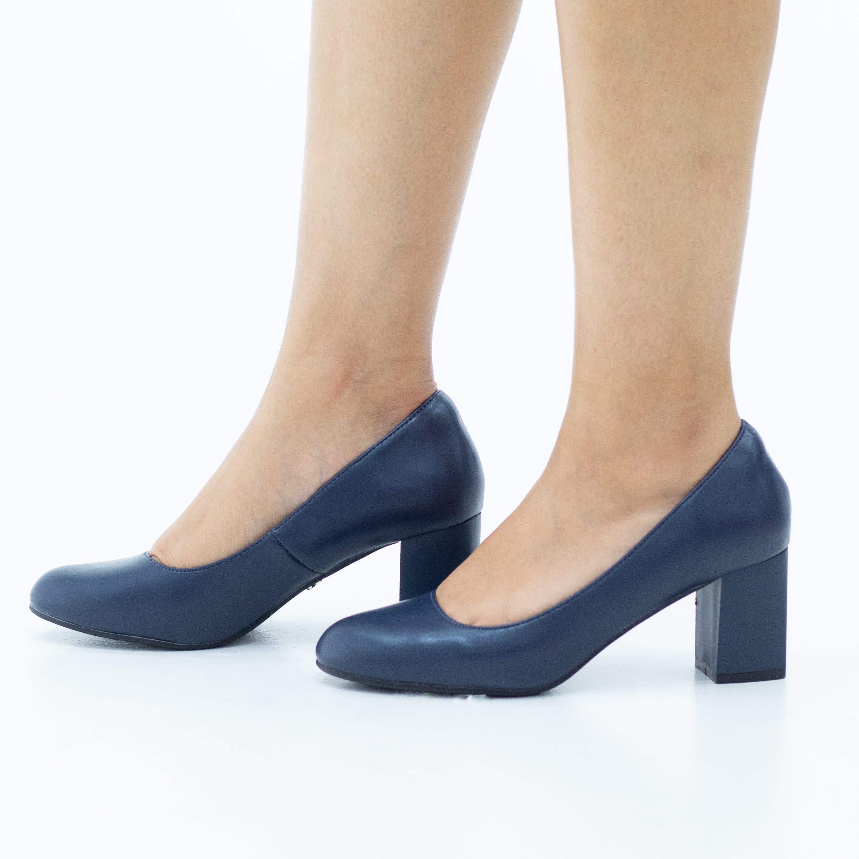 Bruna round toe comfy 6.5cm block heel court shoe