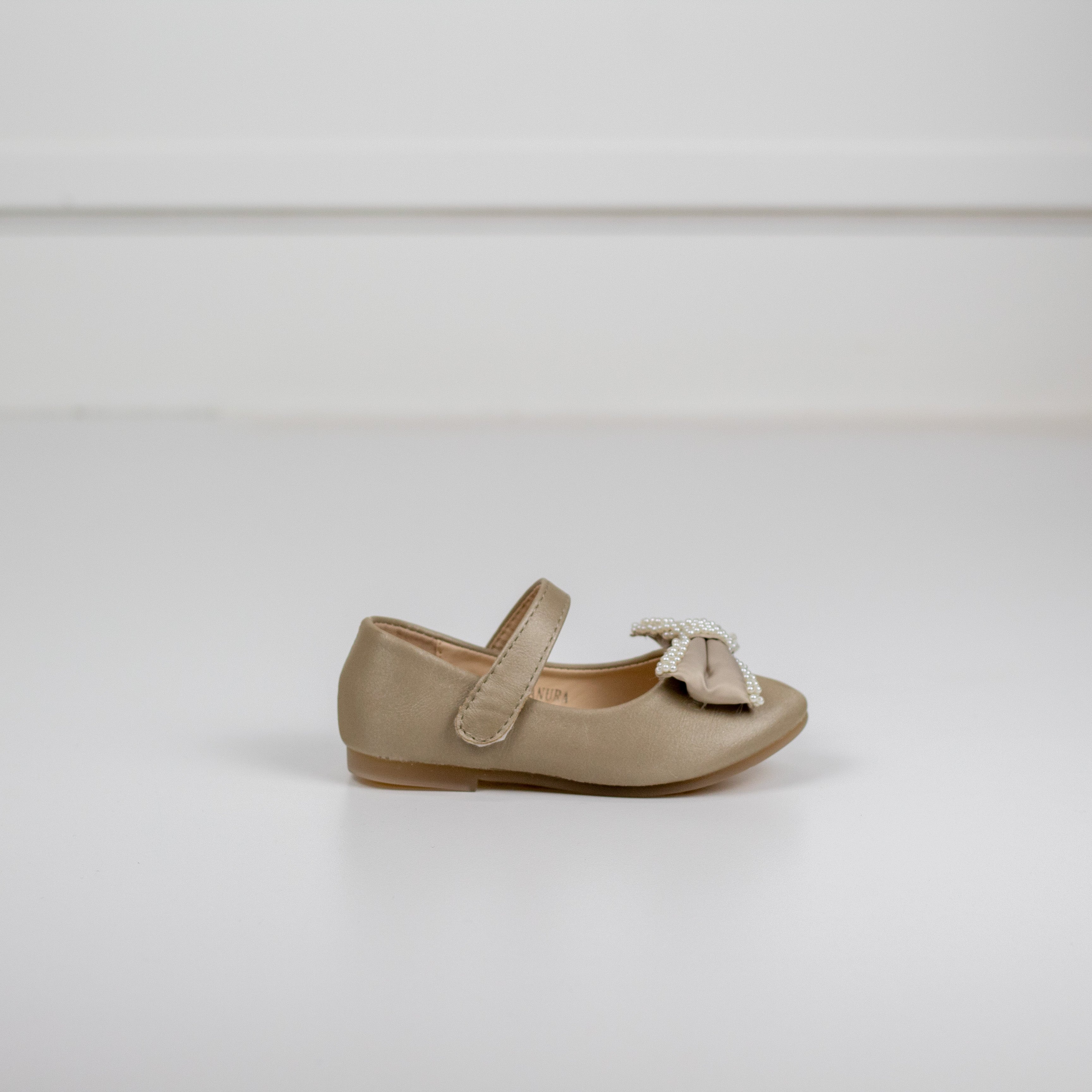 Nude baby girls pump with doubled pearl lining bow anura
