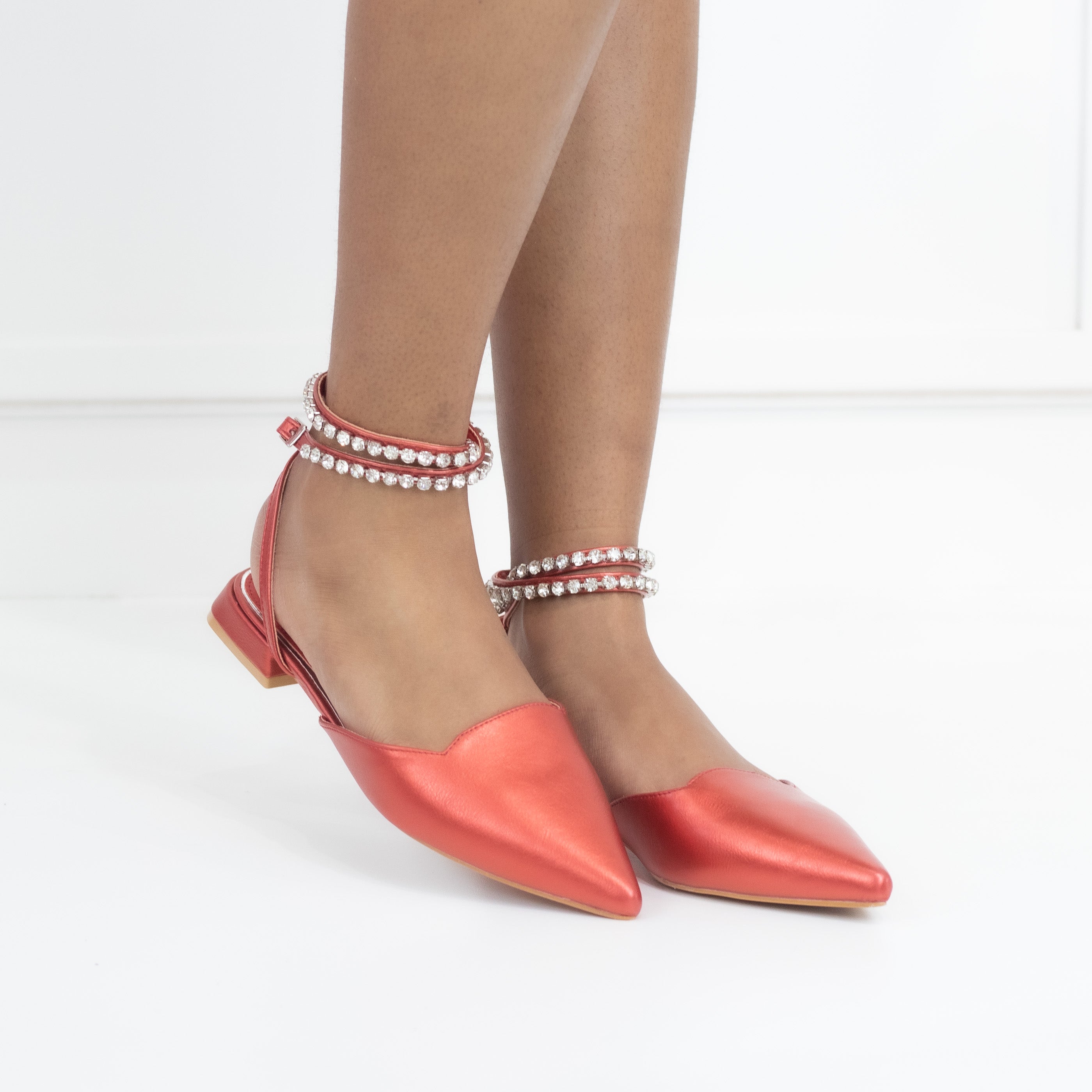 Red pointy ankle strap flat elmas
