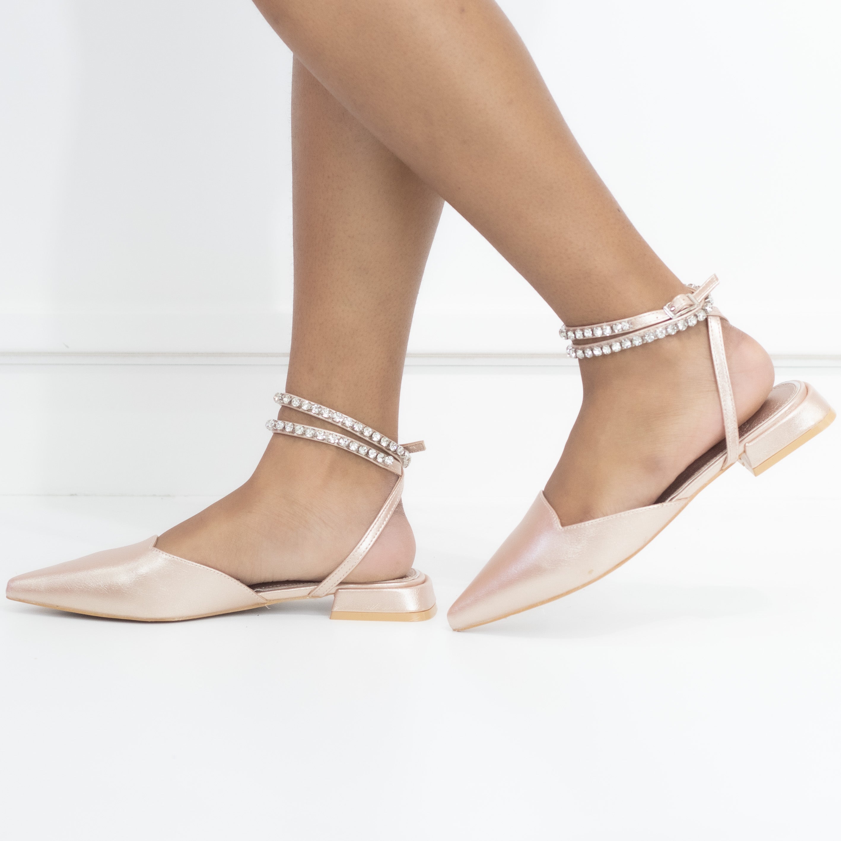 Nude pointy ankle strap flat elmas