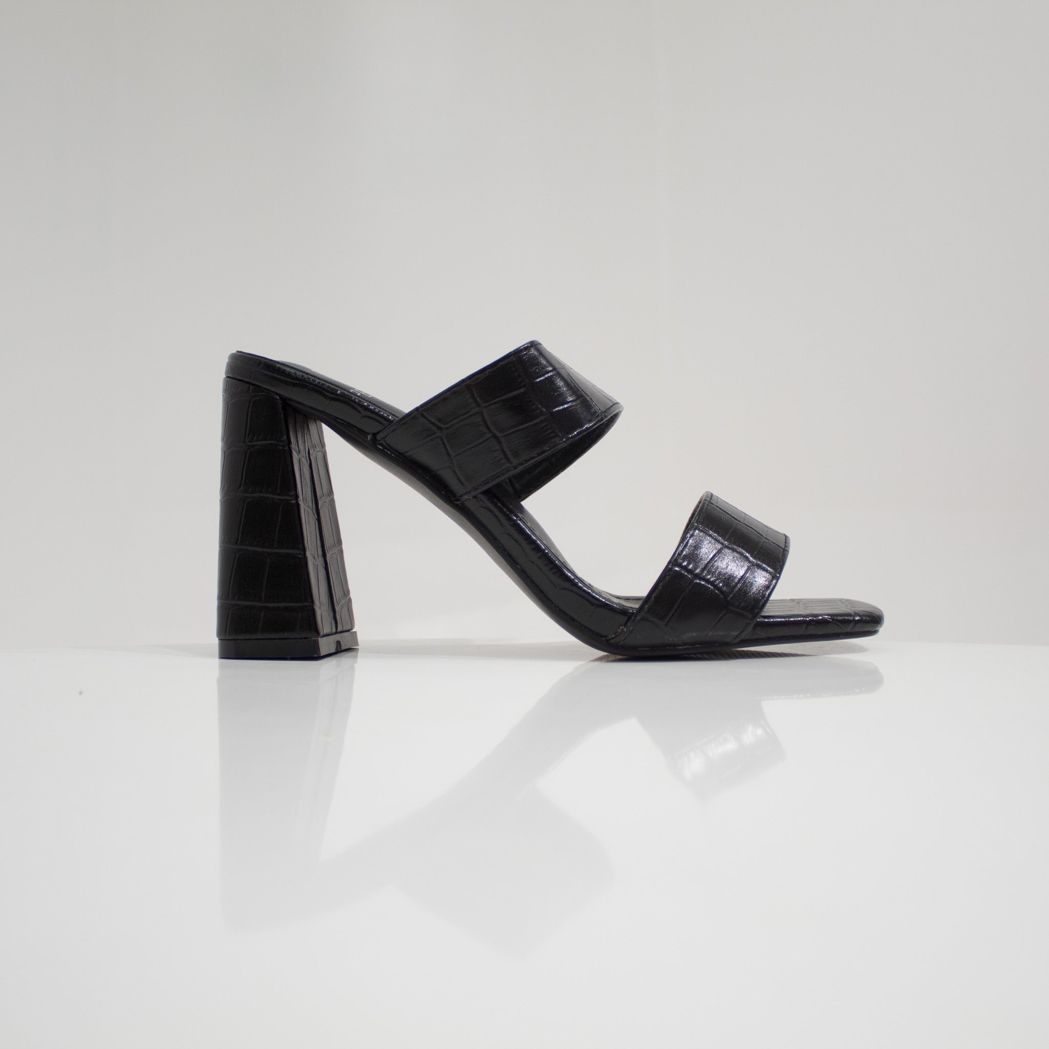 black 2 band slide on a 9cm block heel 