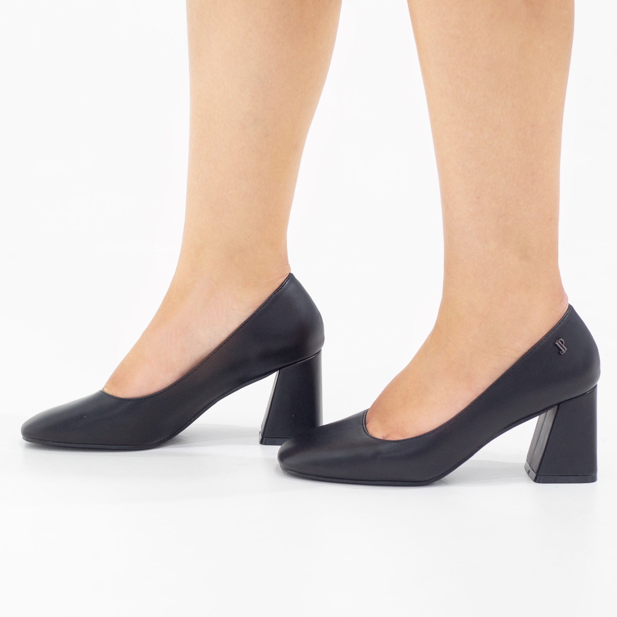 Black 7cm block heel PU court shoe lopa