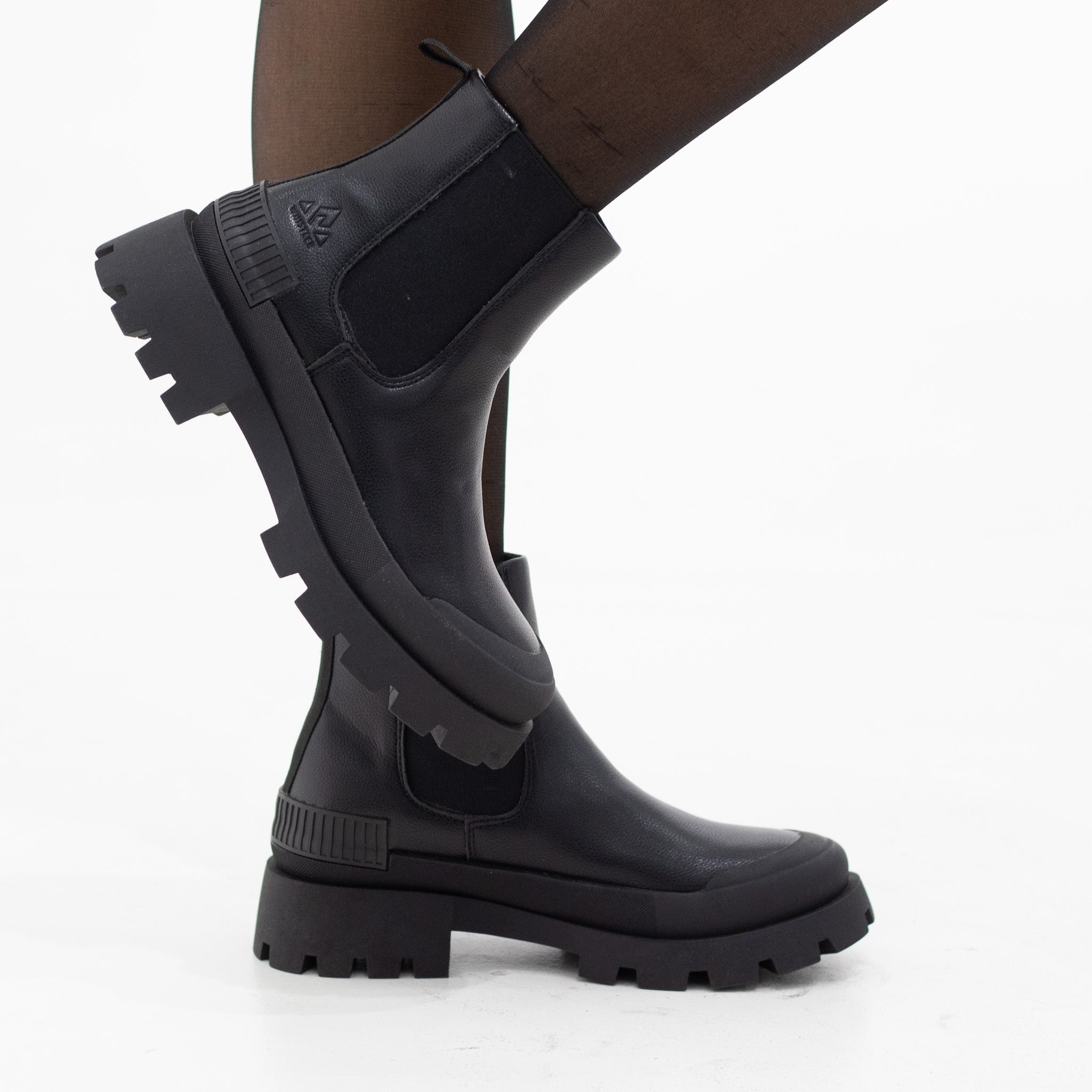 Black chelsea chuncky ankle boot pacific
