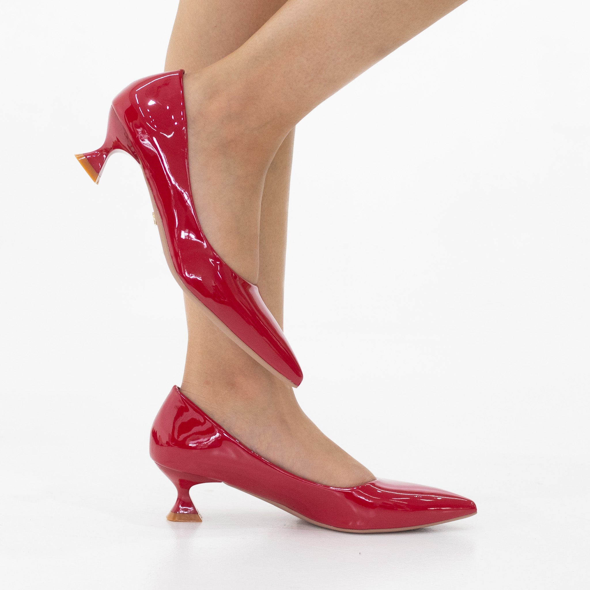 Janel pointy patent court shoes on a 4.5cm kitten heel