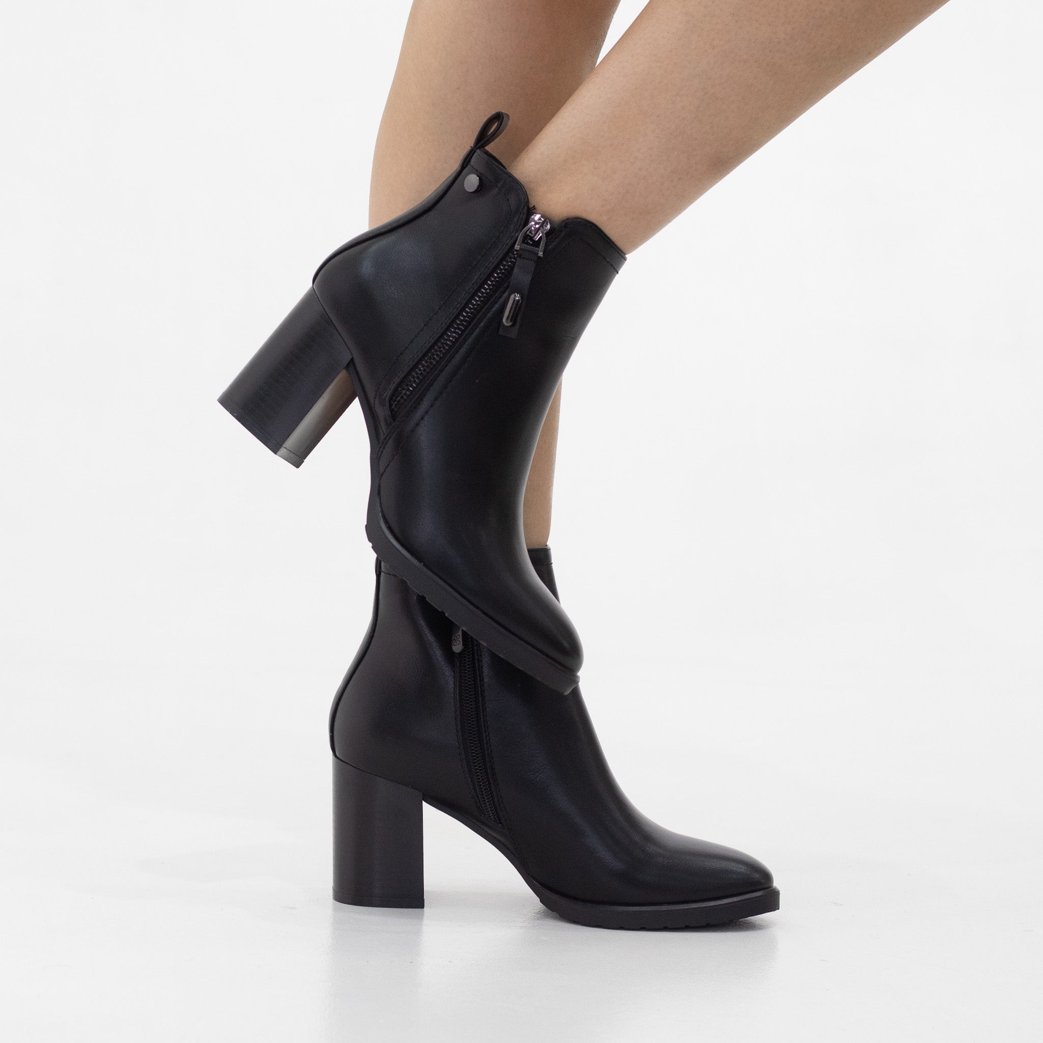 Aviza 7.5cm heel zipper detailed ankle boot black