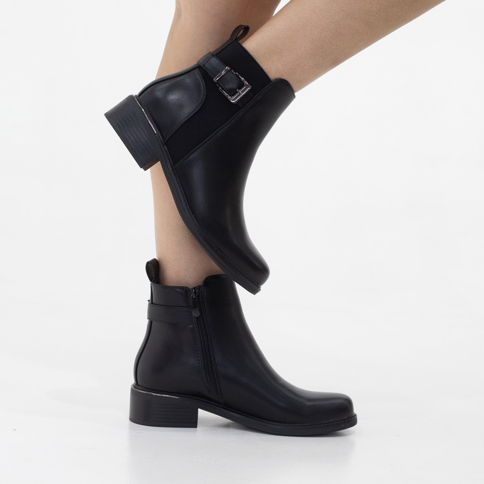 Olli 3.5cm heel buckle detailed ankle boot black