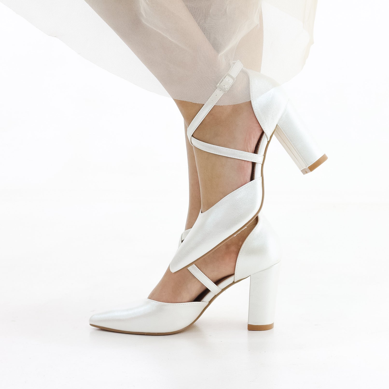 Fomo block 8.5 cm  heel open waist cross over belts