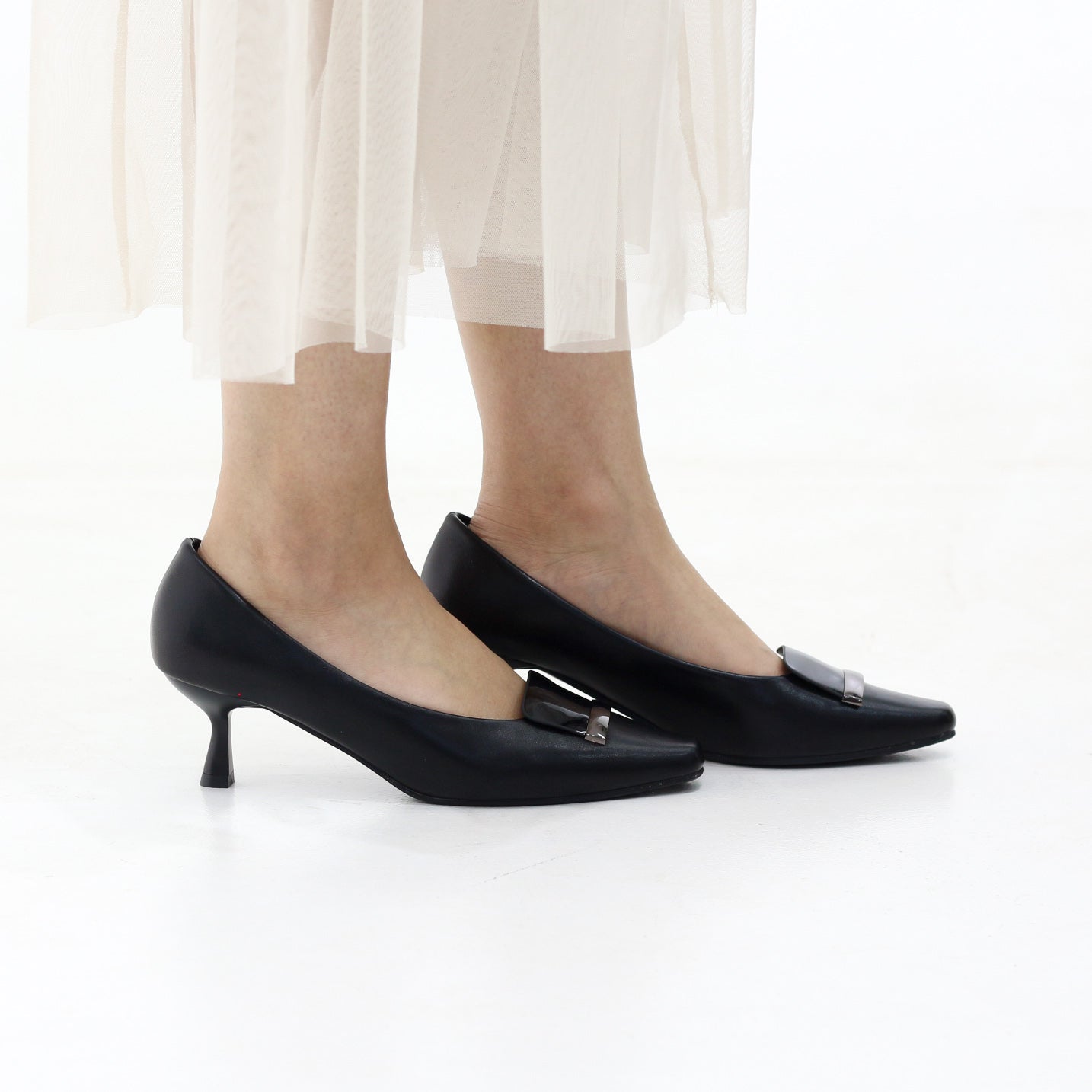 Cadenza stiletto 6cm heel with metallic trim