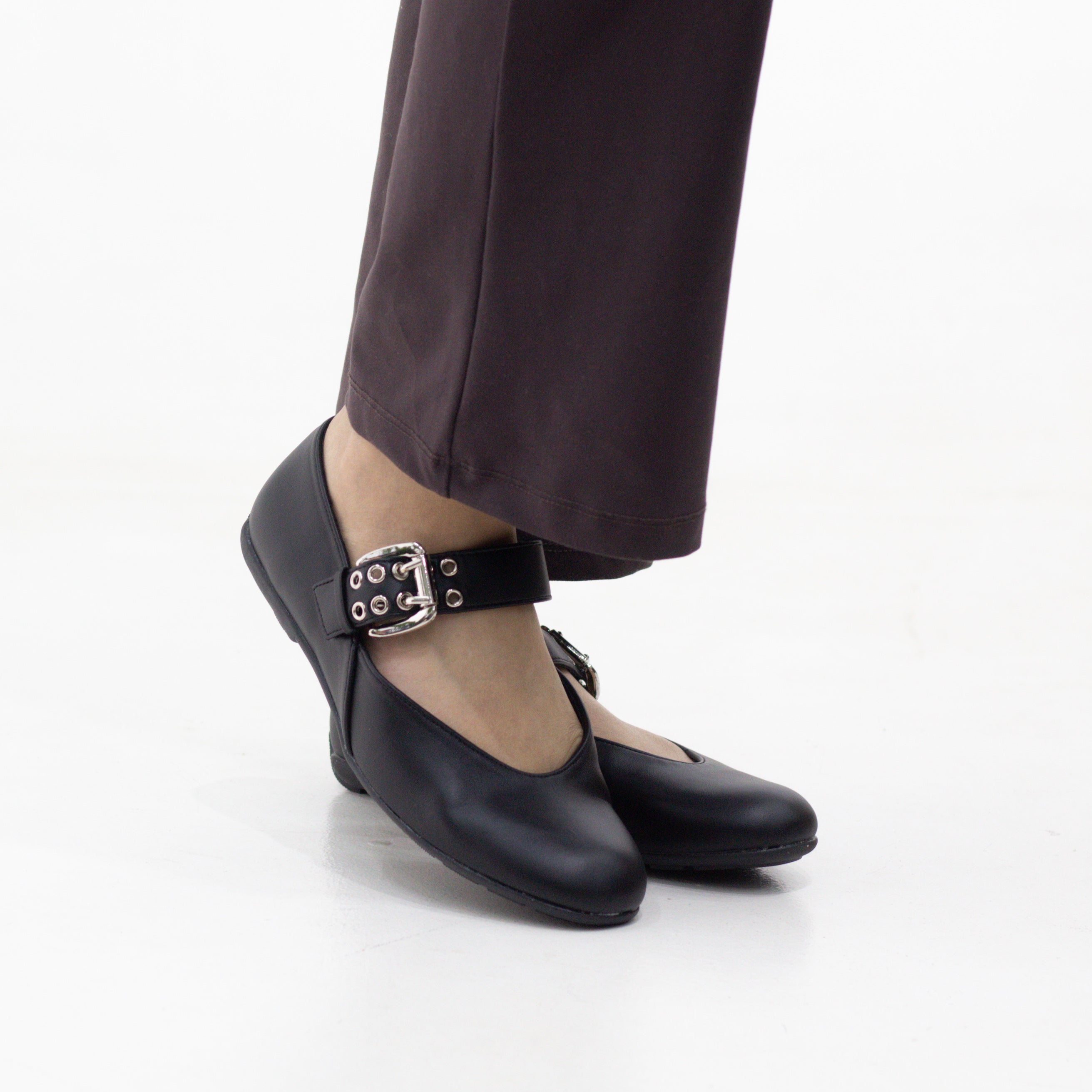 Mags single band round toe  comfy pump shoes