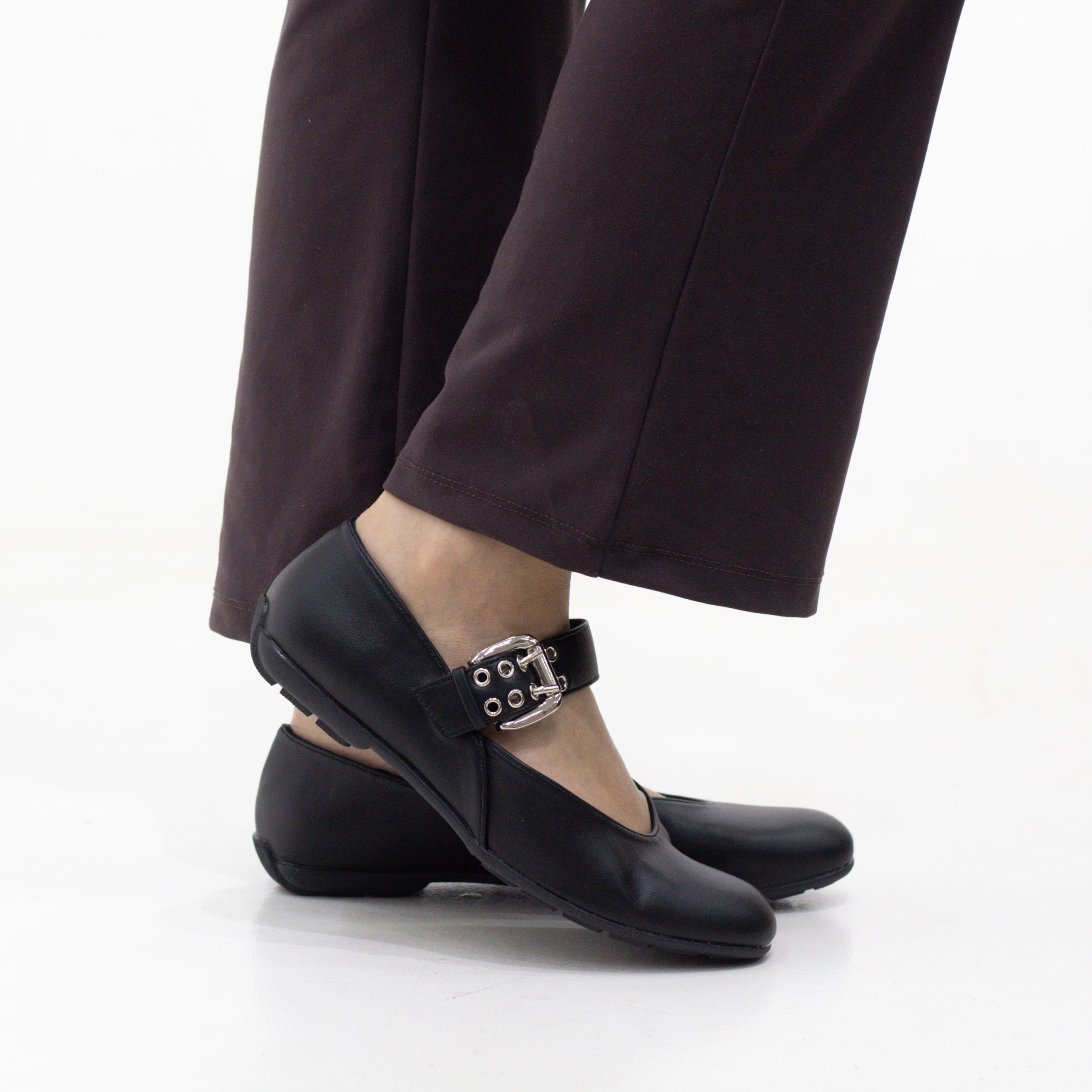Mags single band round toe  comfy pump shoes