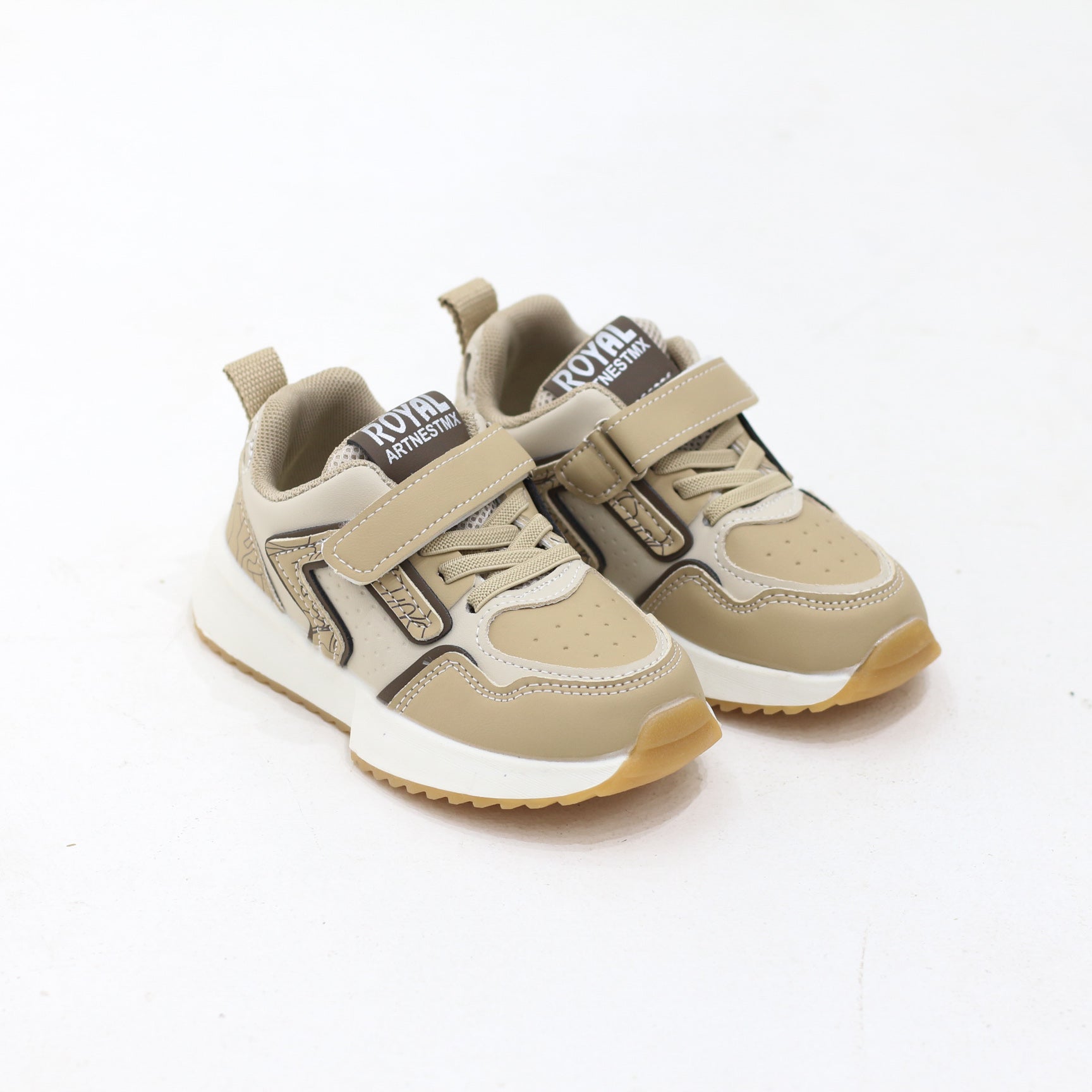 Insert chunky lace-up sneakers with sporty flair