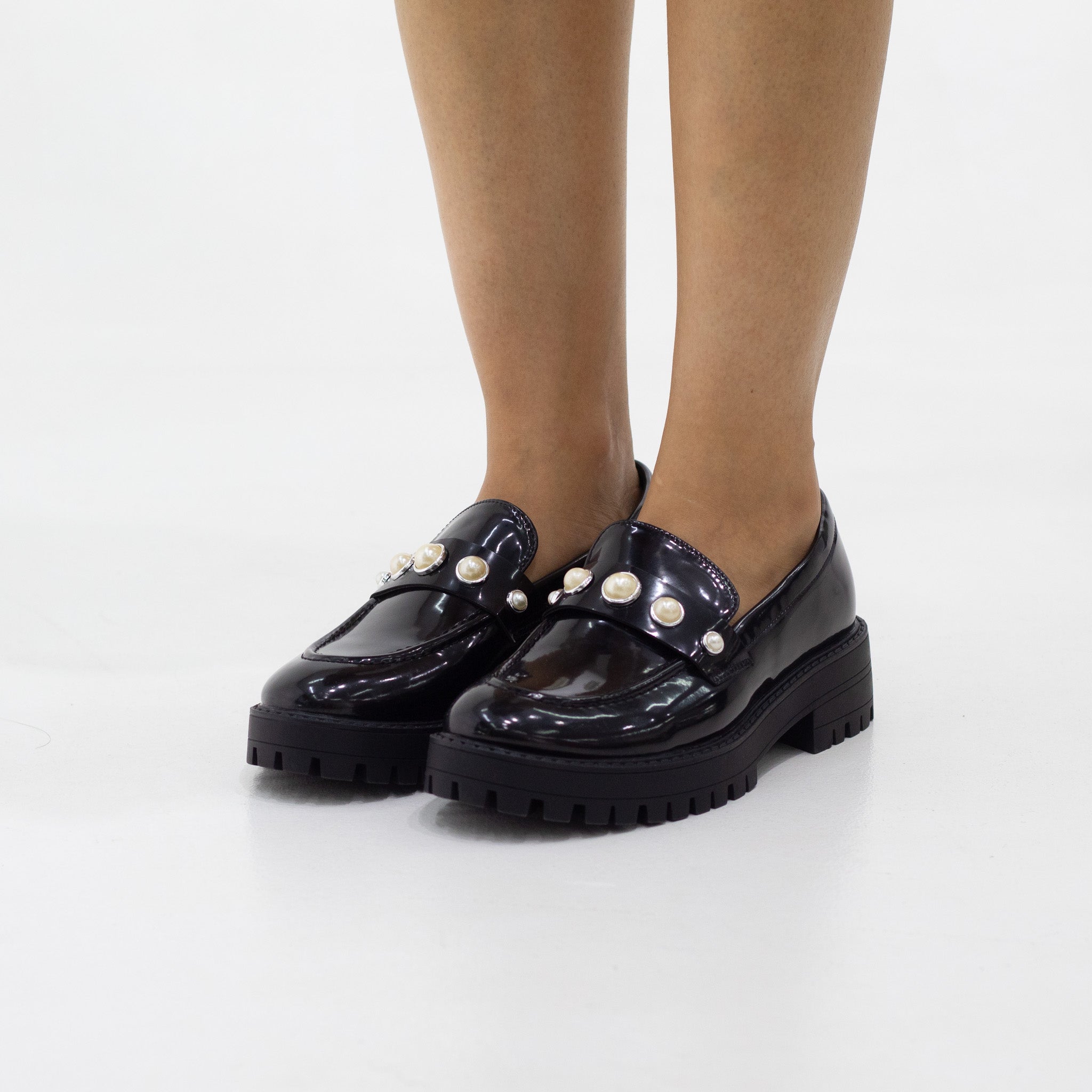 Lofa faux leather loafers crispy with pearls detail