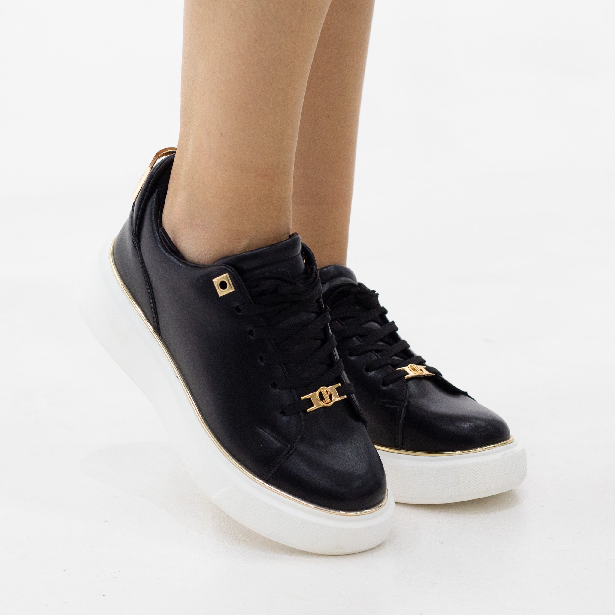 Carol lace-up casual sneaker