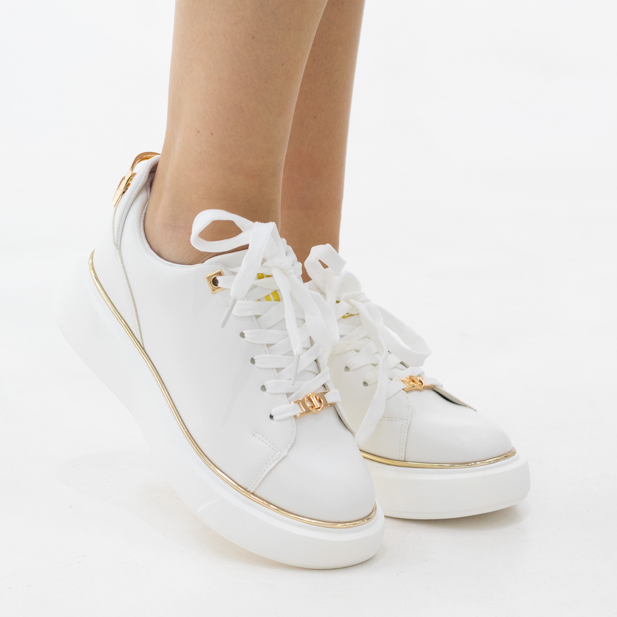 Carol lace-up casual sneaker