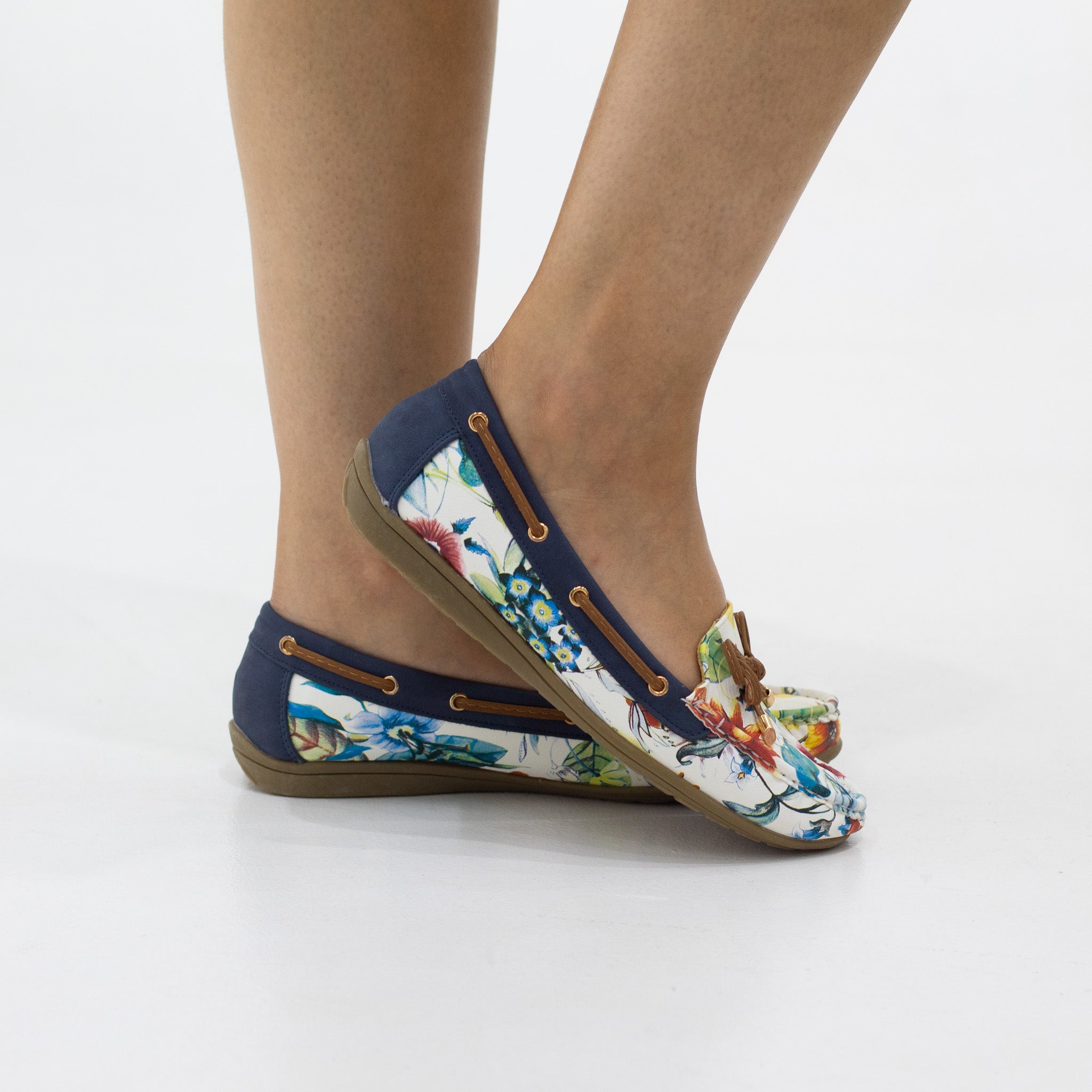 Amelia floral printed soft moc