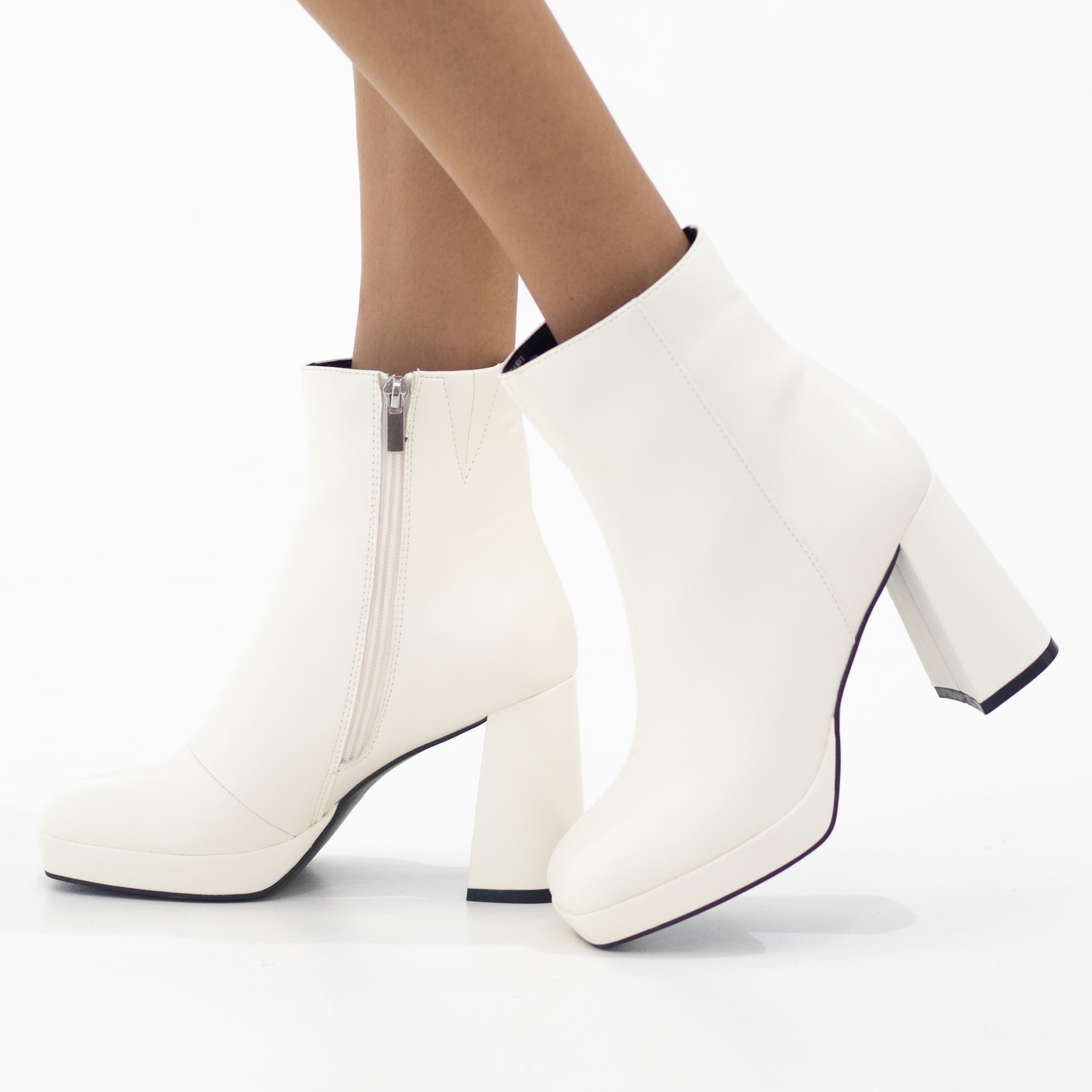 York 9cm bootie round toe block heel ivory