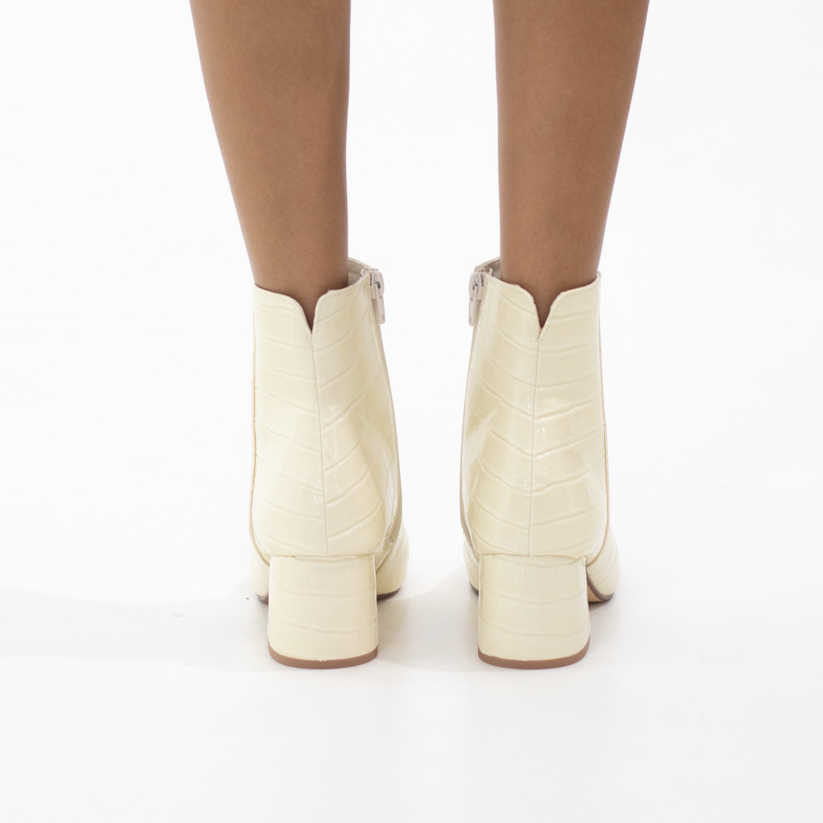 Osaka 6cm bootie pointy block heel off-white