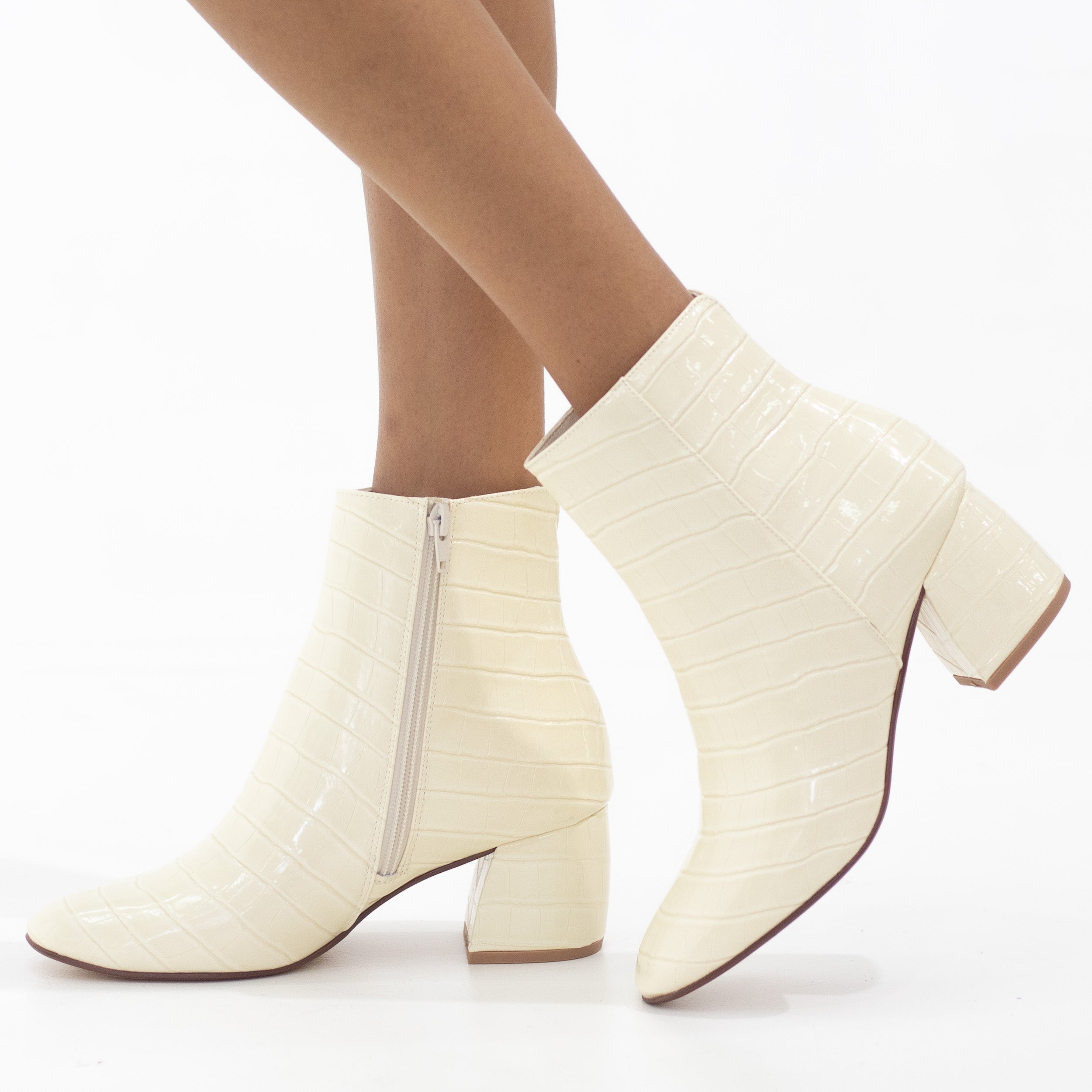 Osaka 6cm bootie pointy block heel off-white