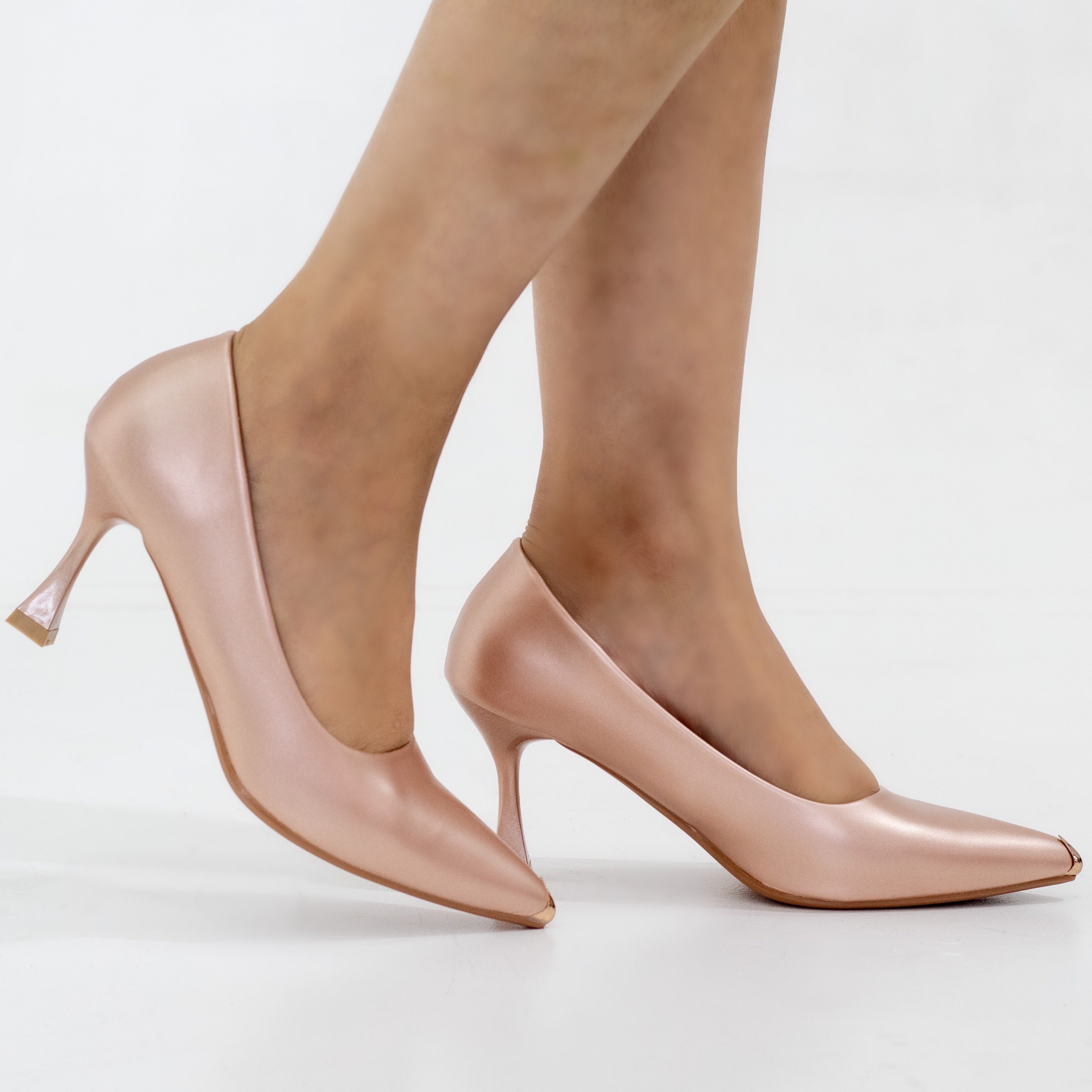 Doha Faux court with gold pointy toe on 8cm heel rose gold