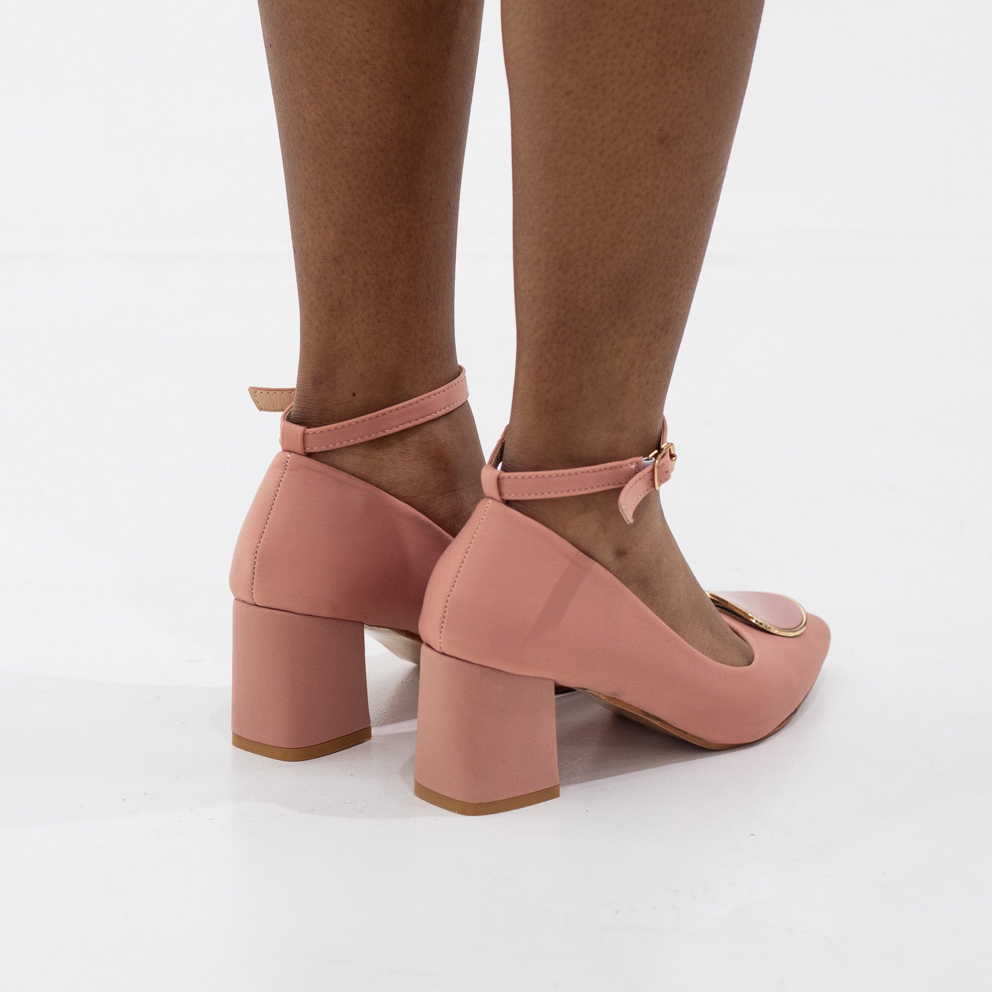 Trip 7.5cm block heel ankle strap court with a round trim blush