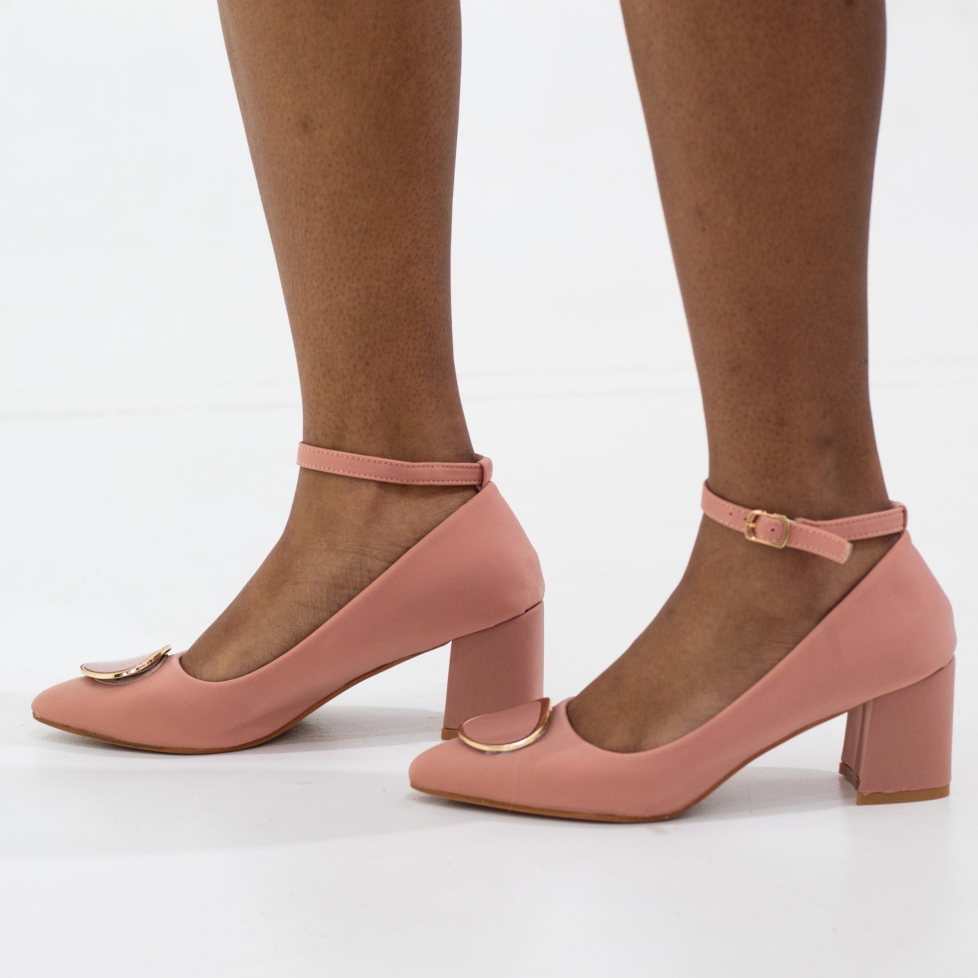 Trip 7.5cm block heel ankle strap court with a round trim blush