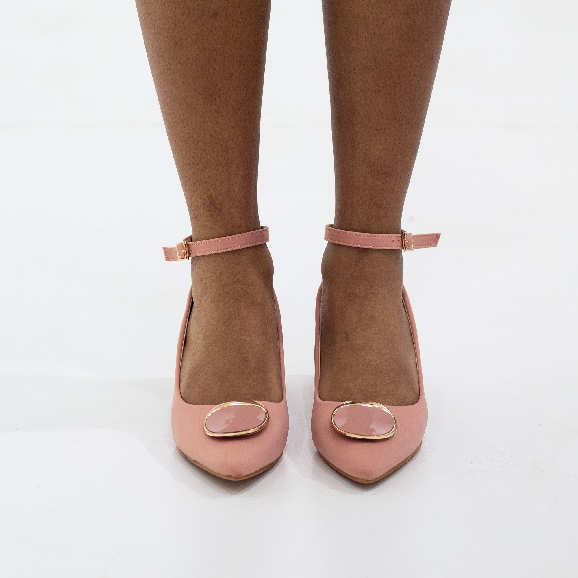 Trip 7.5cm block heel ankle strap court with a round trim blush