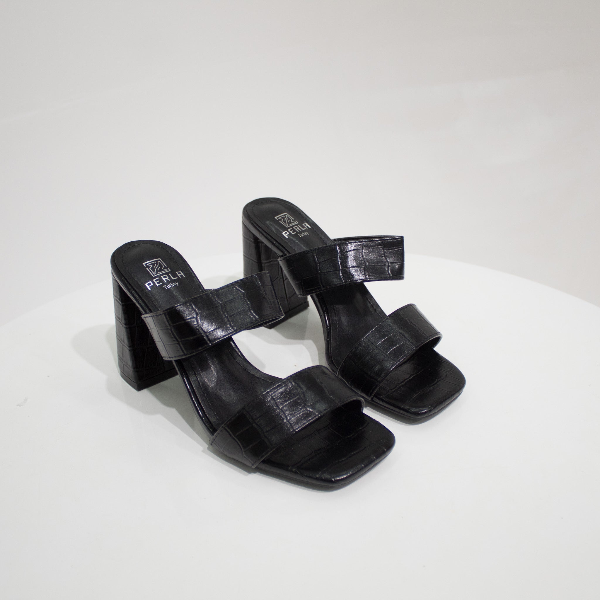 Perla 2 band slide on a 9cm block heel black