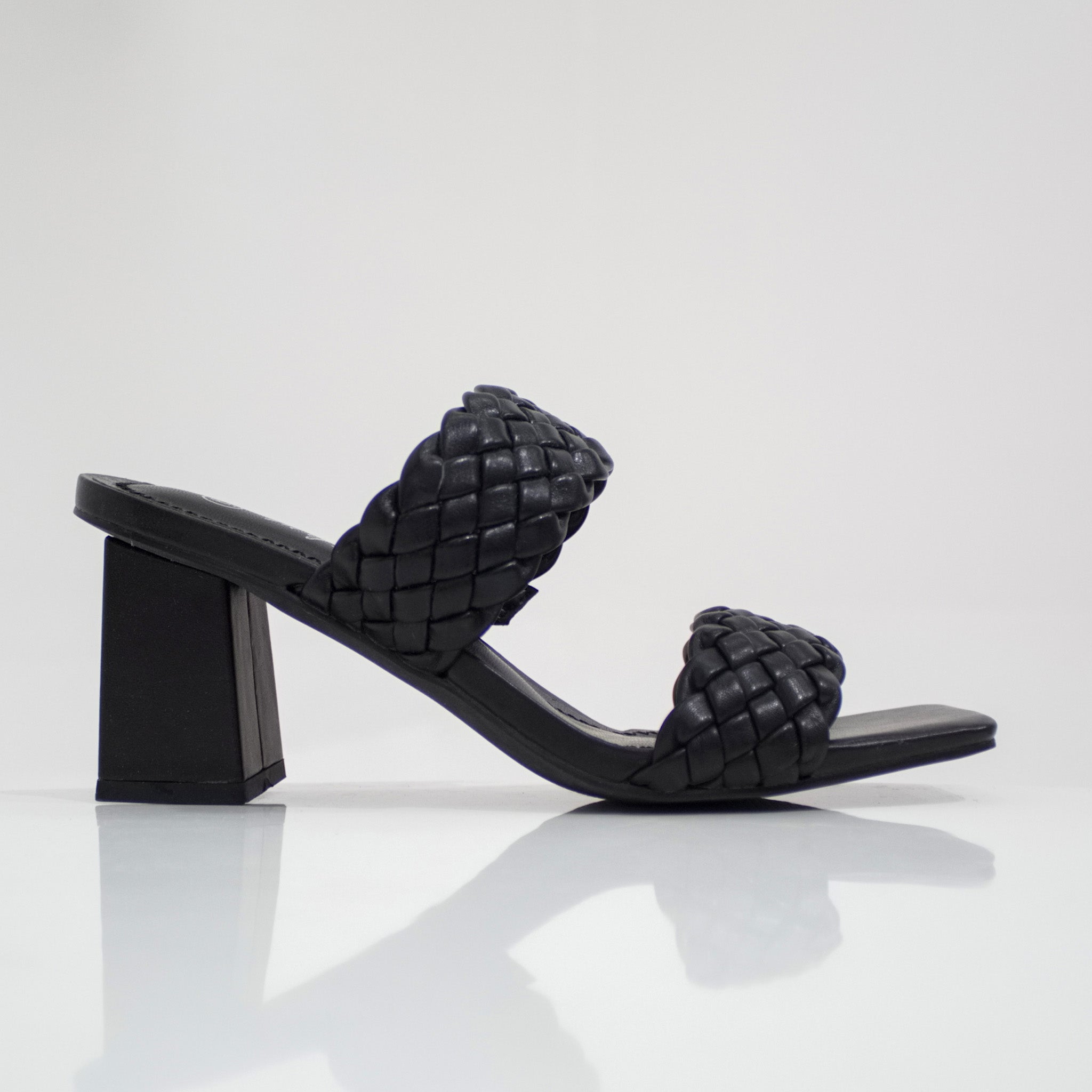 Vana 2 band pleated slide on a 6cm block heel black