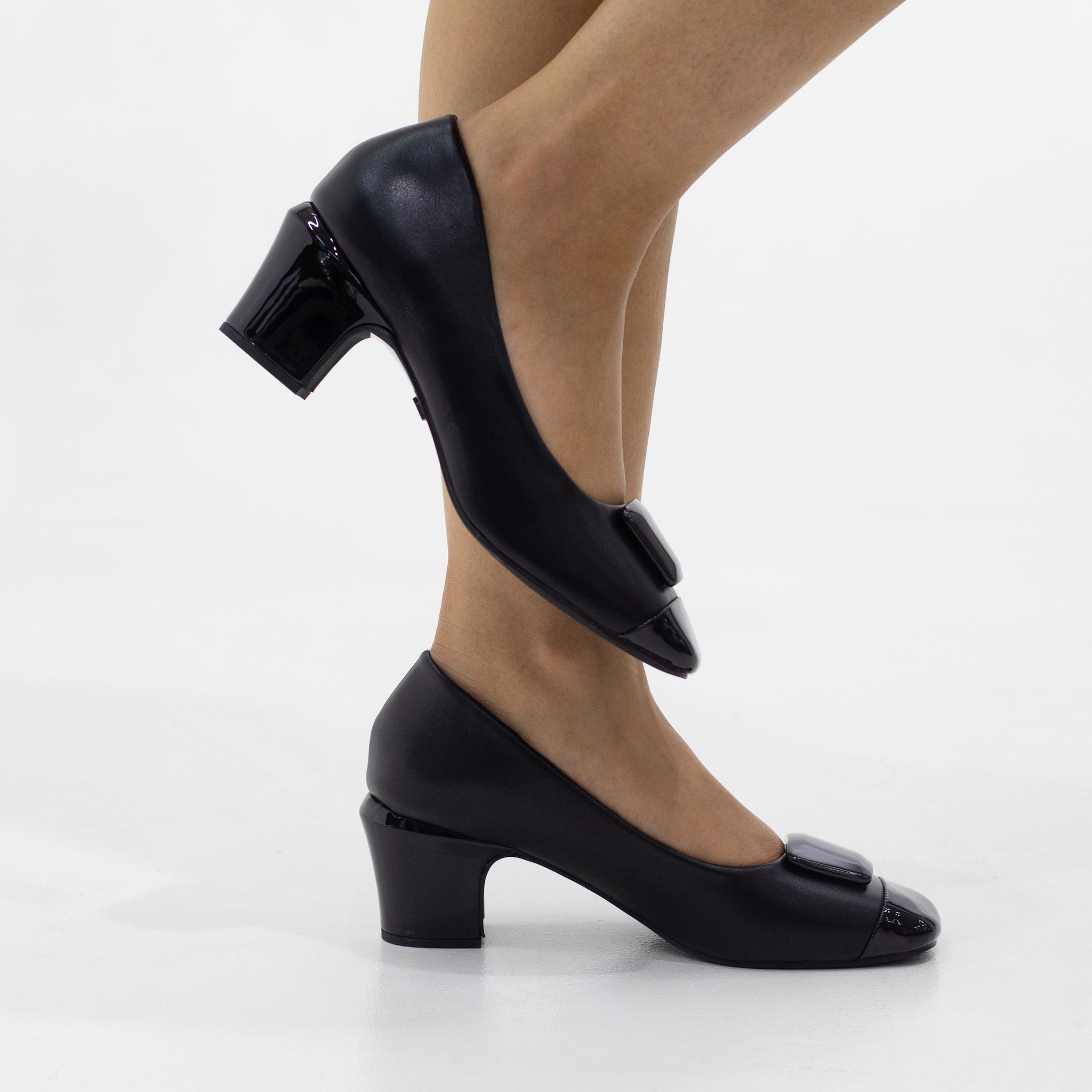 Delinah sqr trim 2-toned comfy court shoe on 5.5cm heel