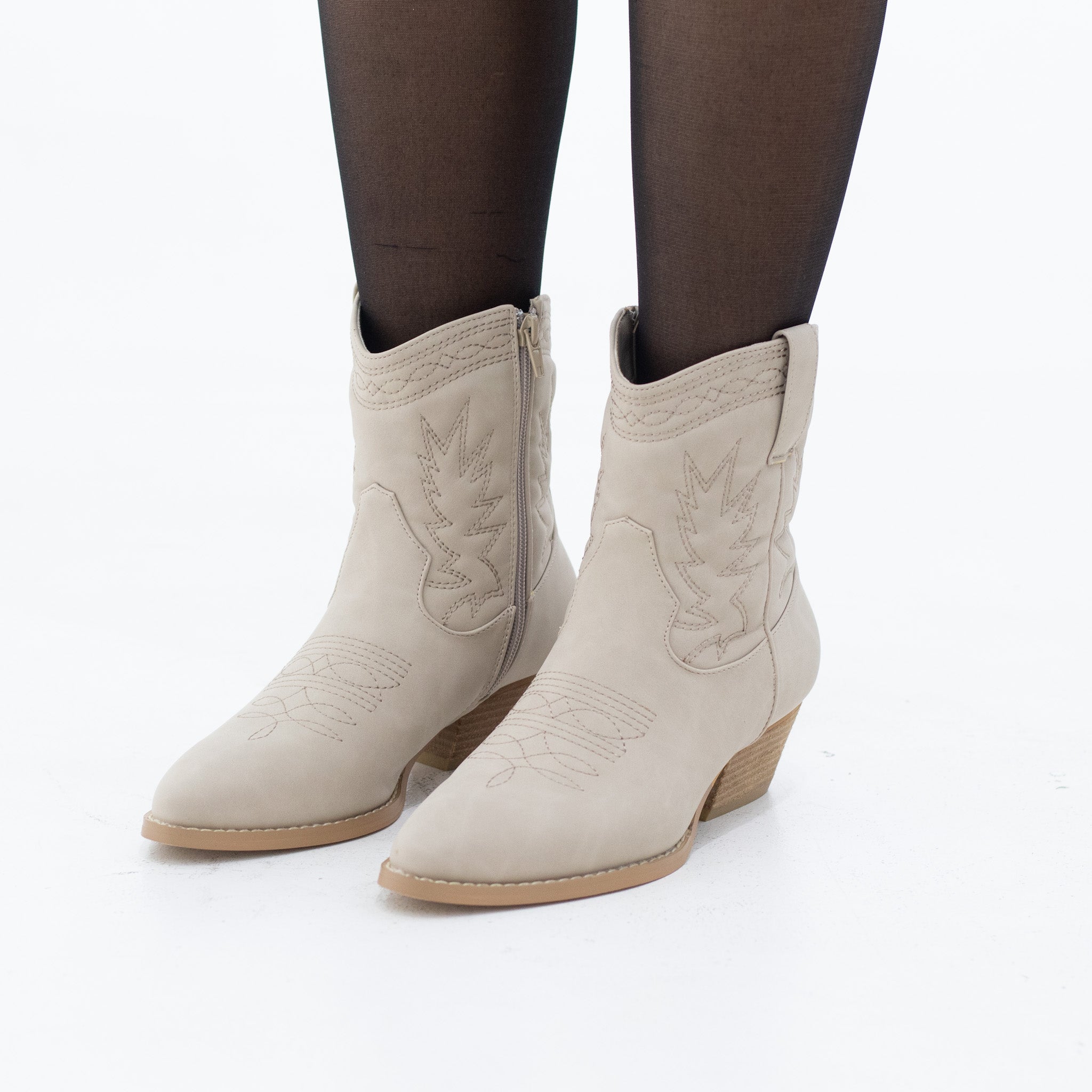 Wilder 4cm heel Therapy cowboy boot beige