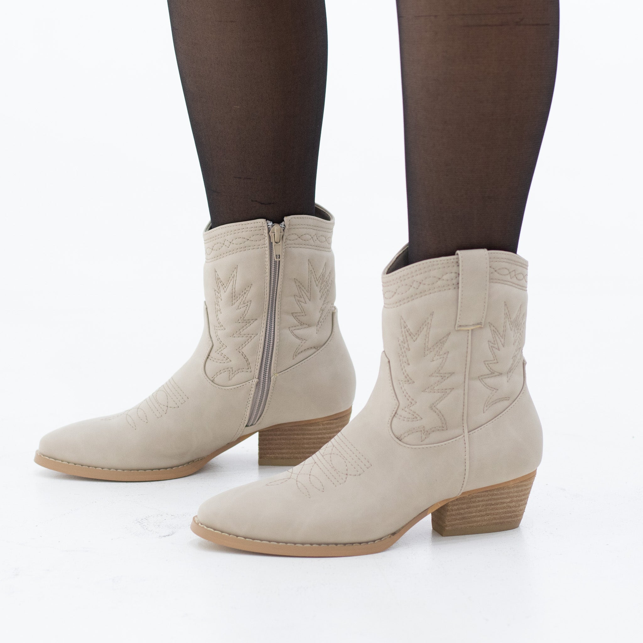 Wilder 4cm heel Therapy cowboy boot beige