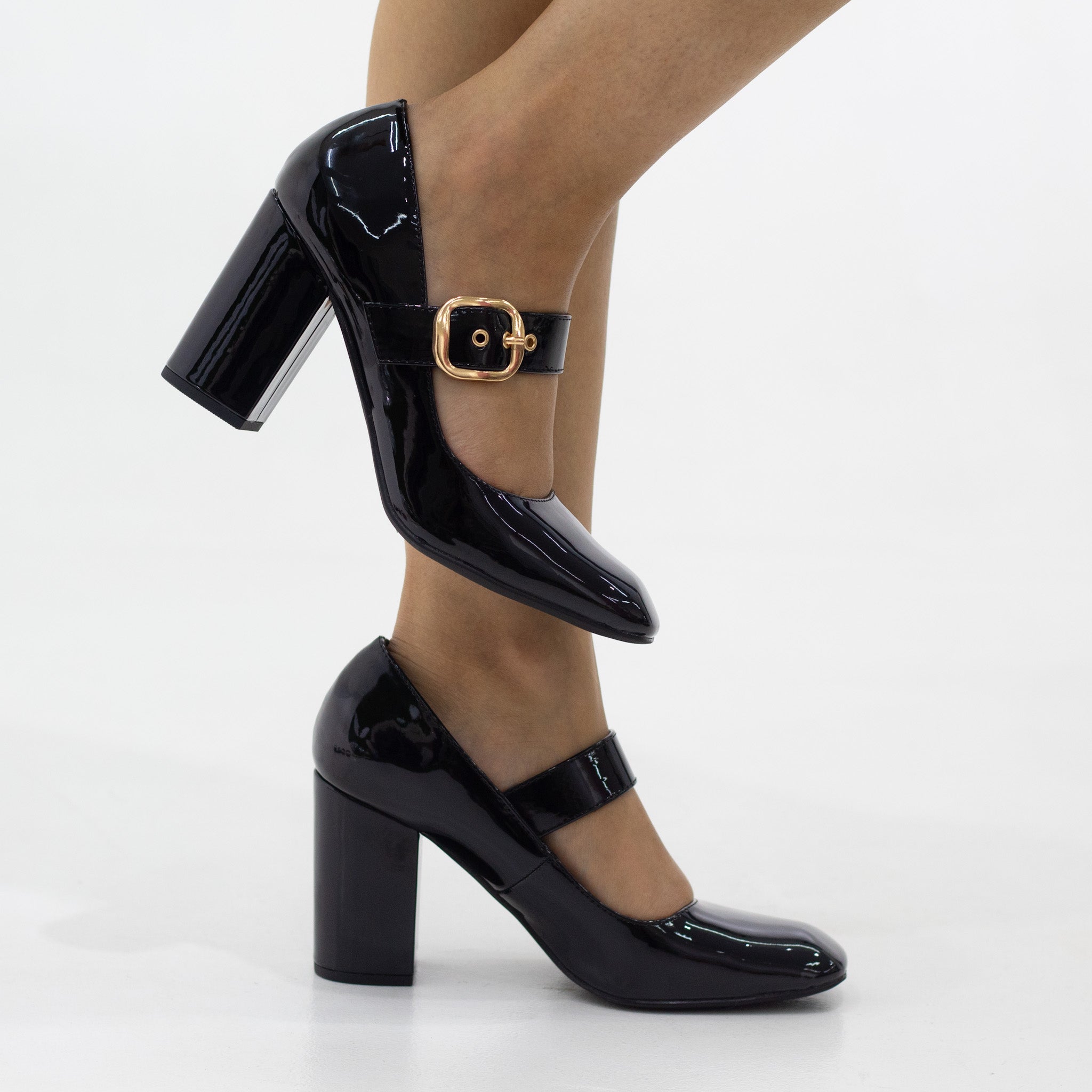 Moira strap belt 8.5cm block heel court pat