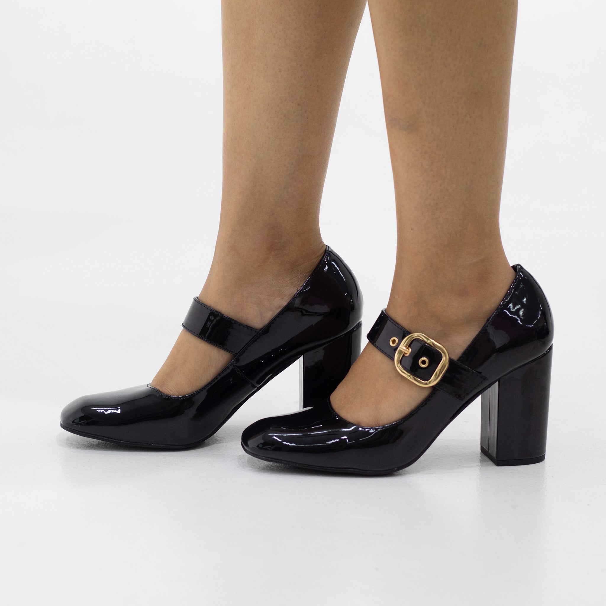 Moira strap belt 8.5cm block heel court pat