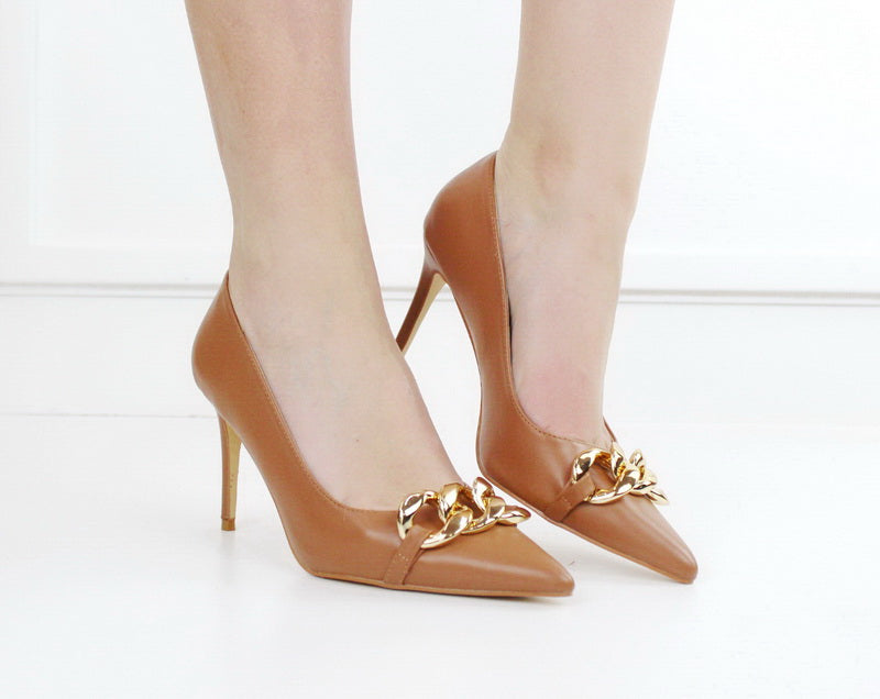 Erna 9cm heel with front chain tan