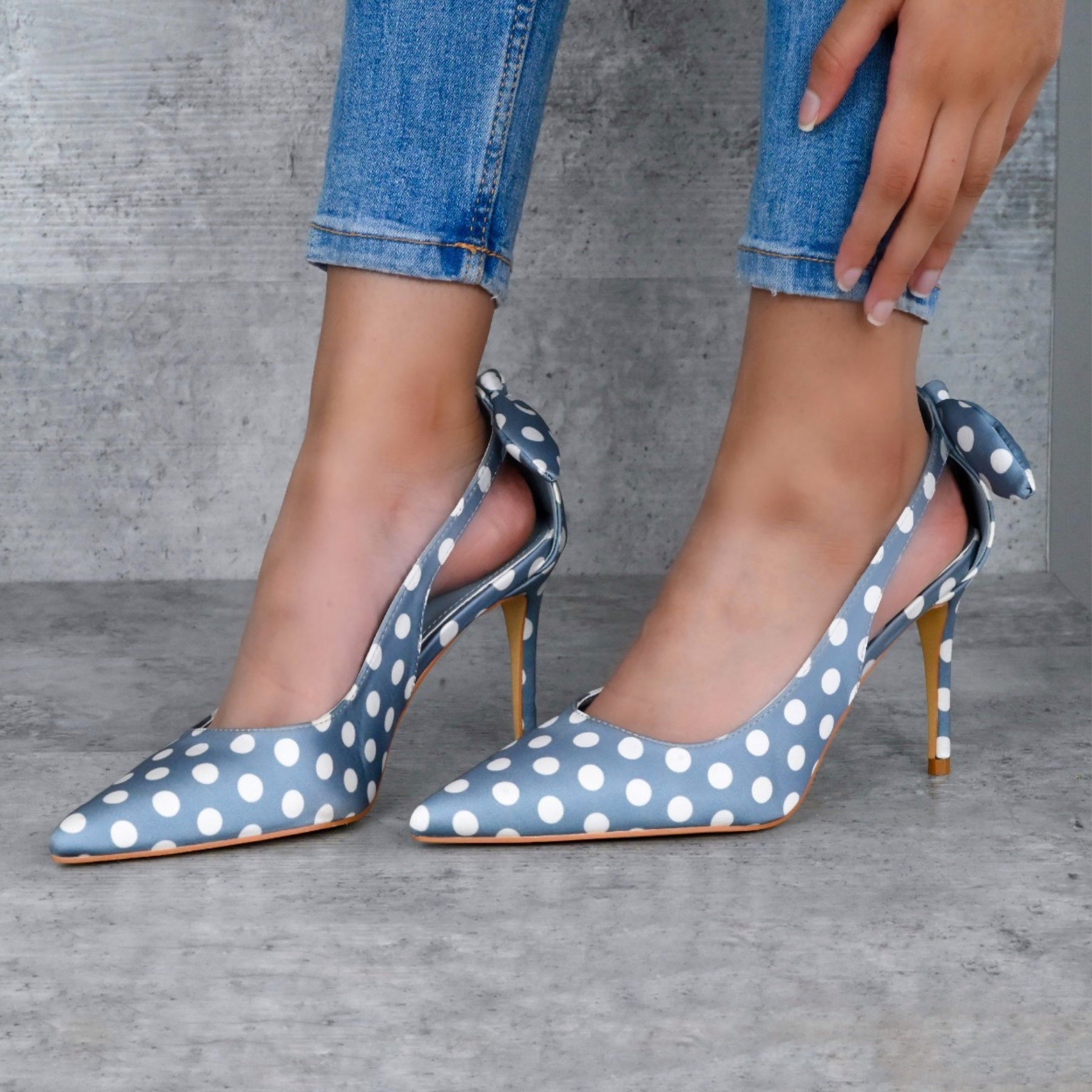 Kenly 9cm heel polka dot with a back bow light blue