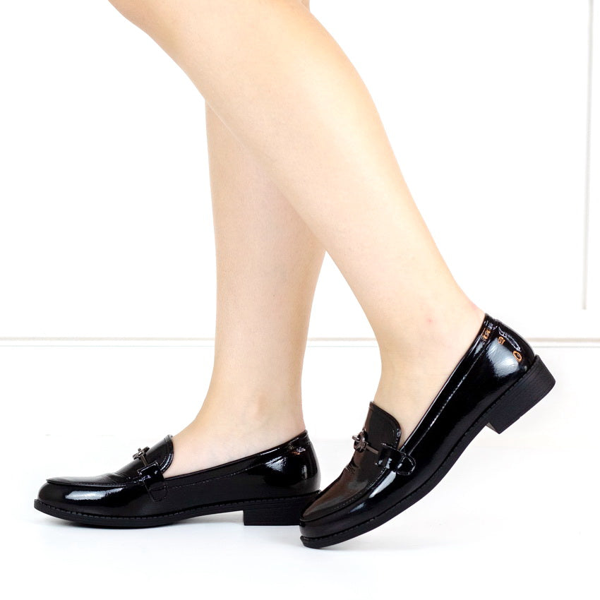 Black 2.5cm flat heel moc with link trim pu luca