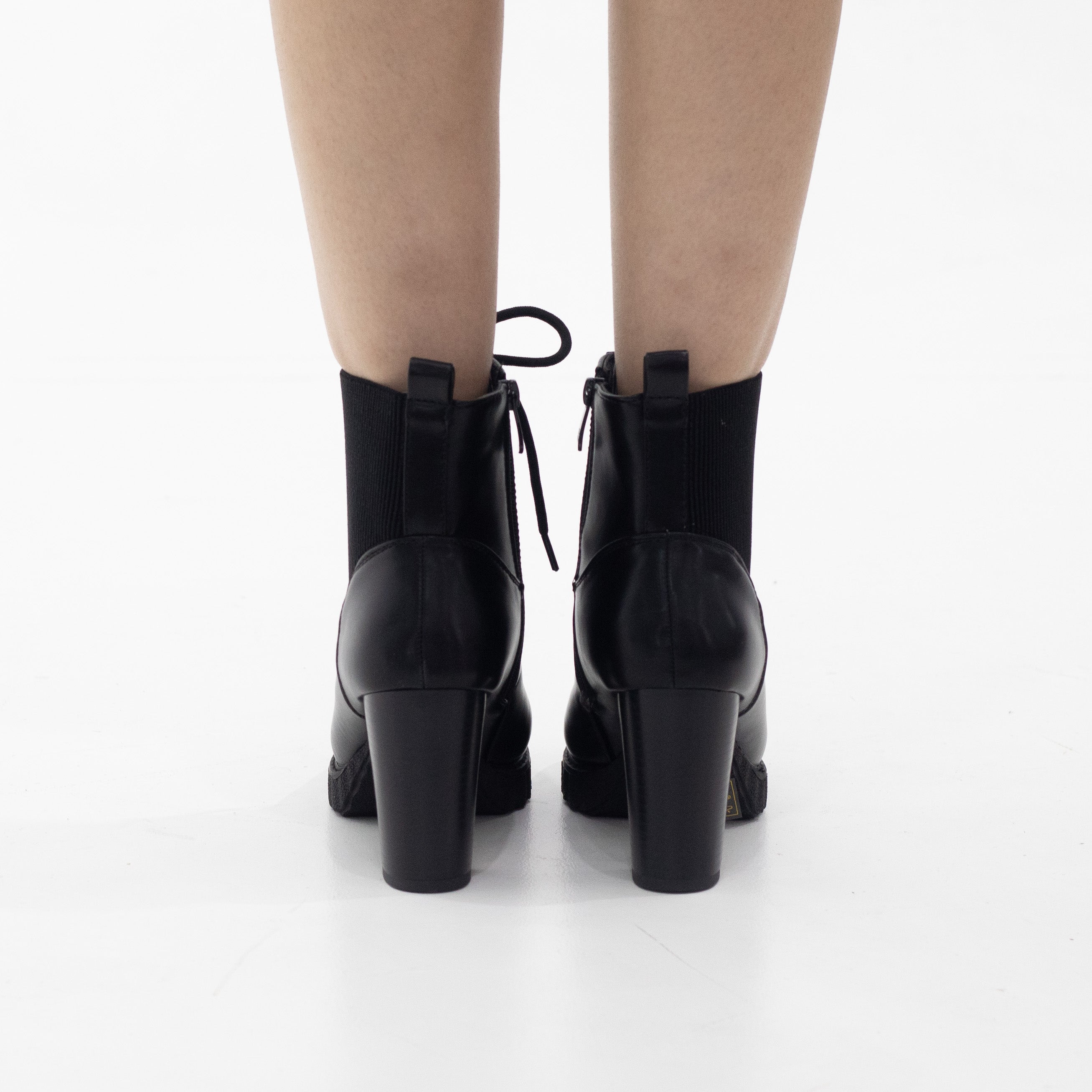 Black 8.5cm heel lace up ankle boot zelle