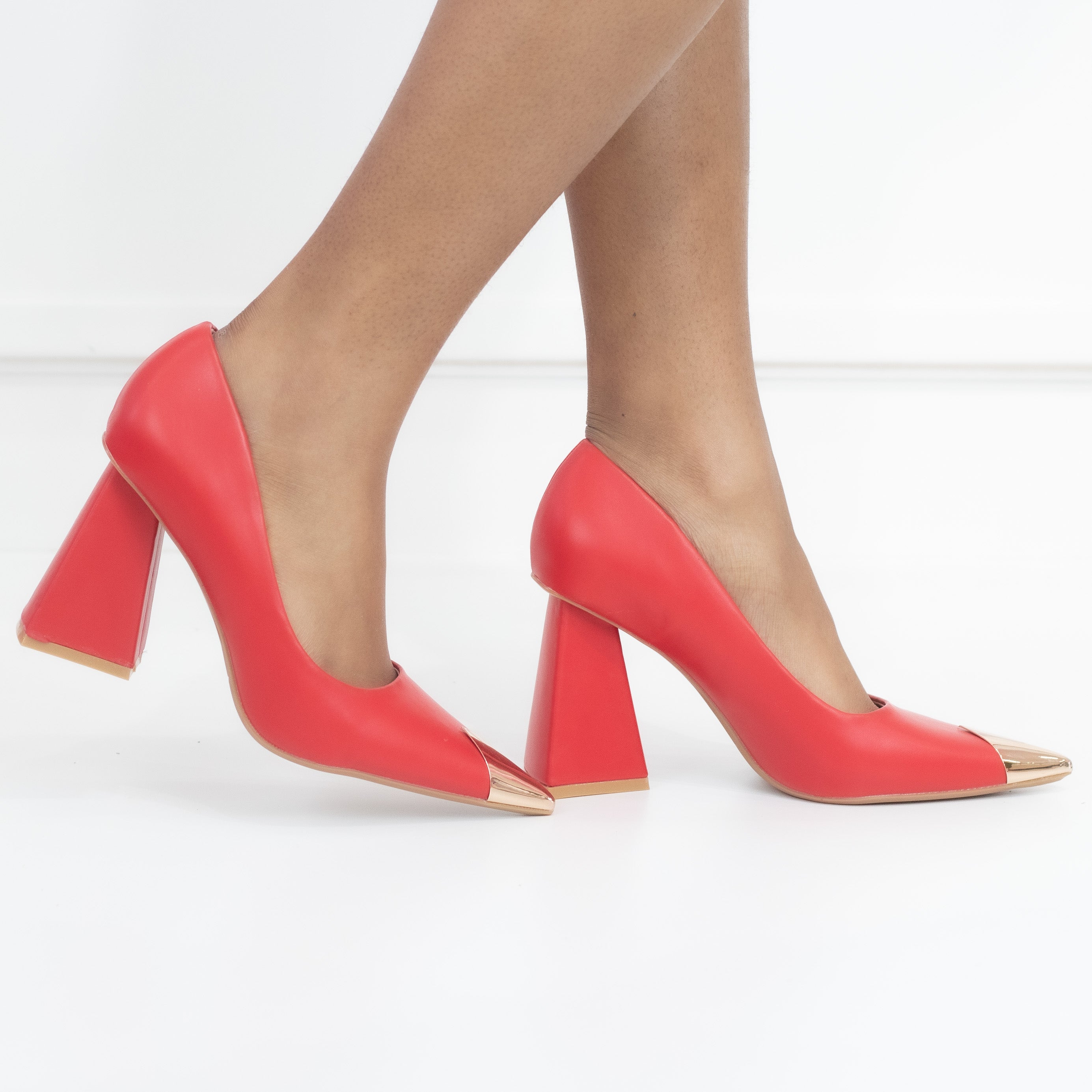 Ruwie Faux court with gold pointy toe on block heel red