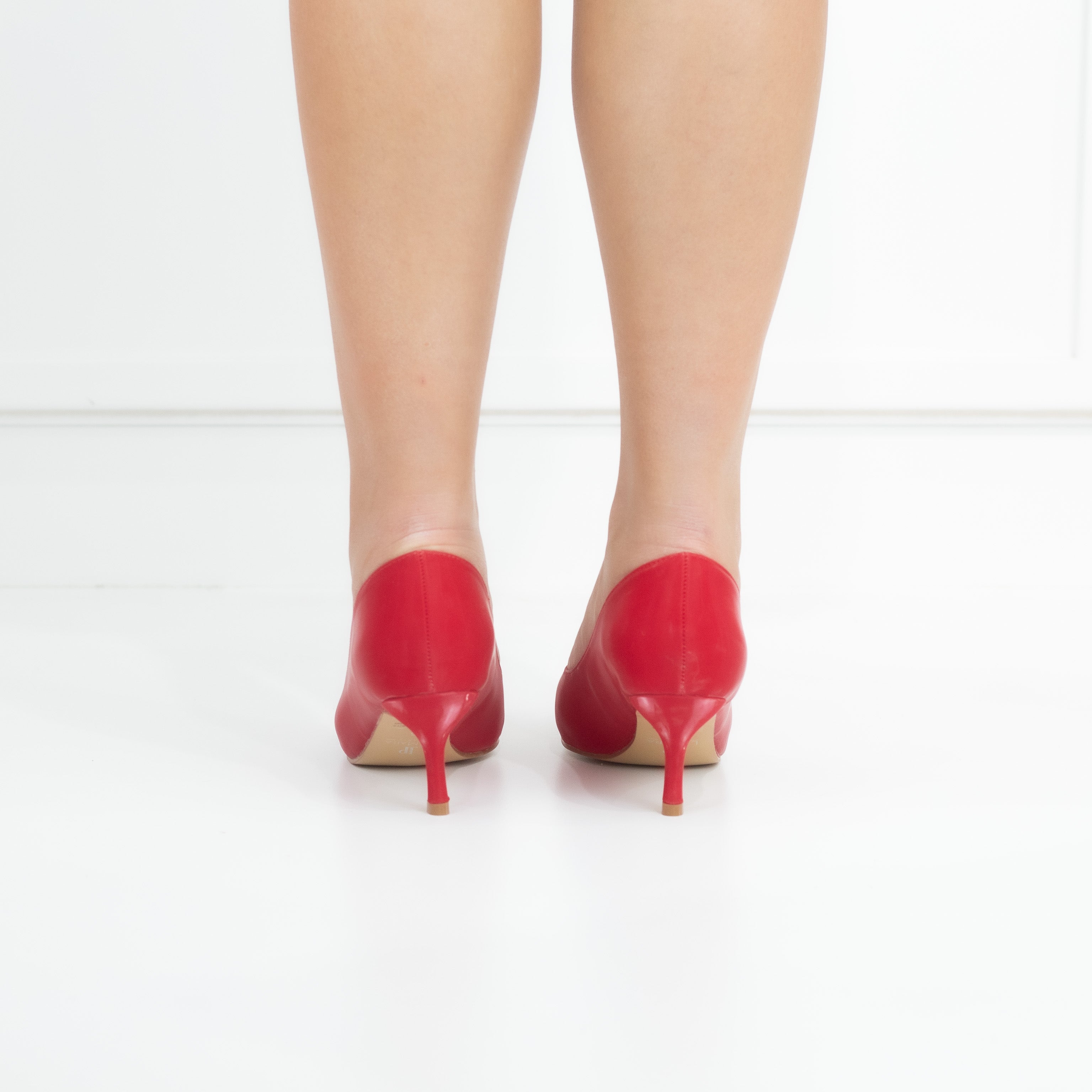 Sabiya mid heel court with triangle trim red