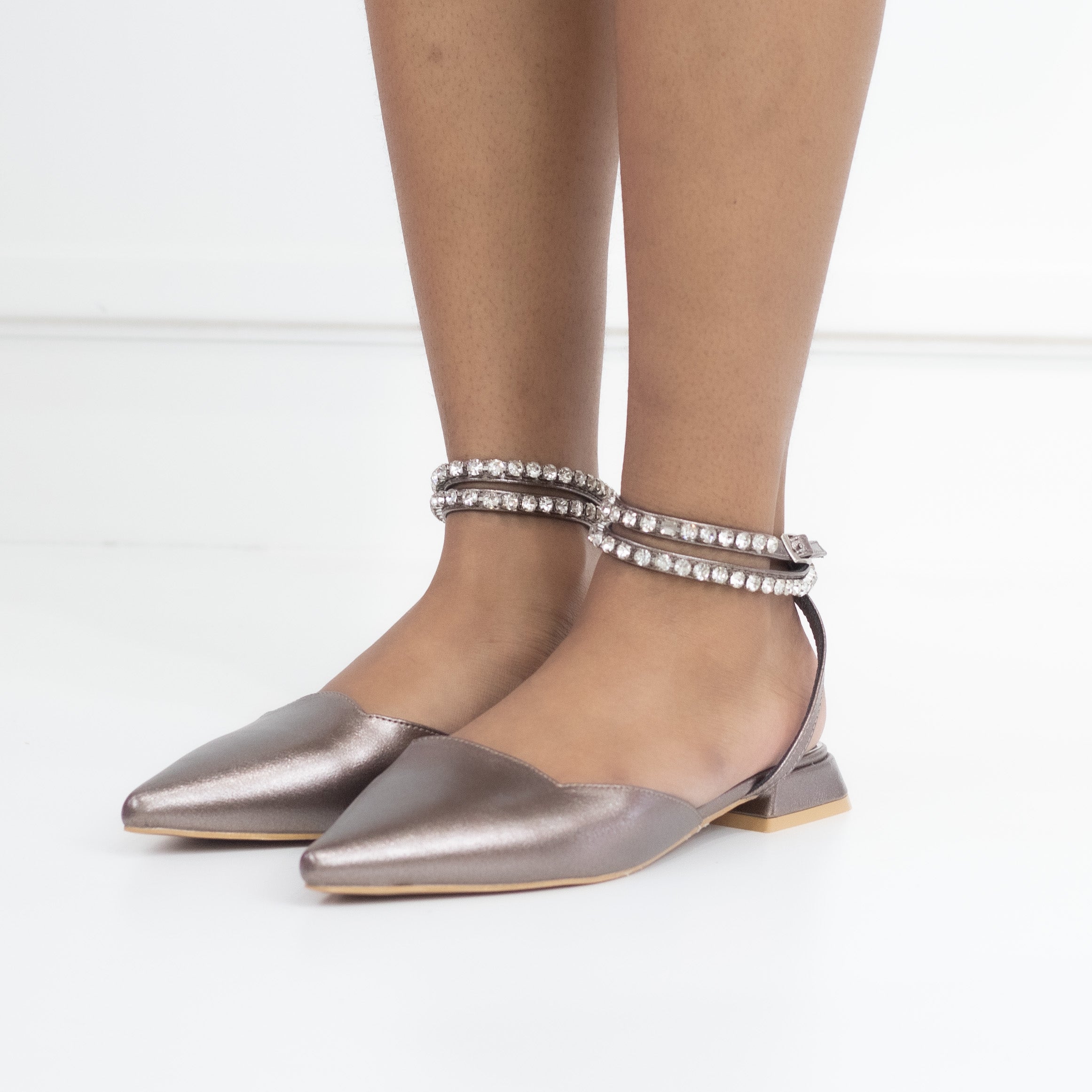 Pewter pointy ankle strap flat elmas
