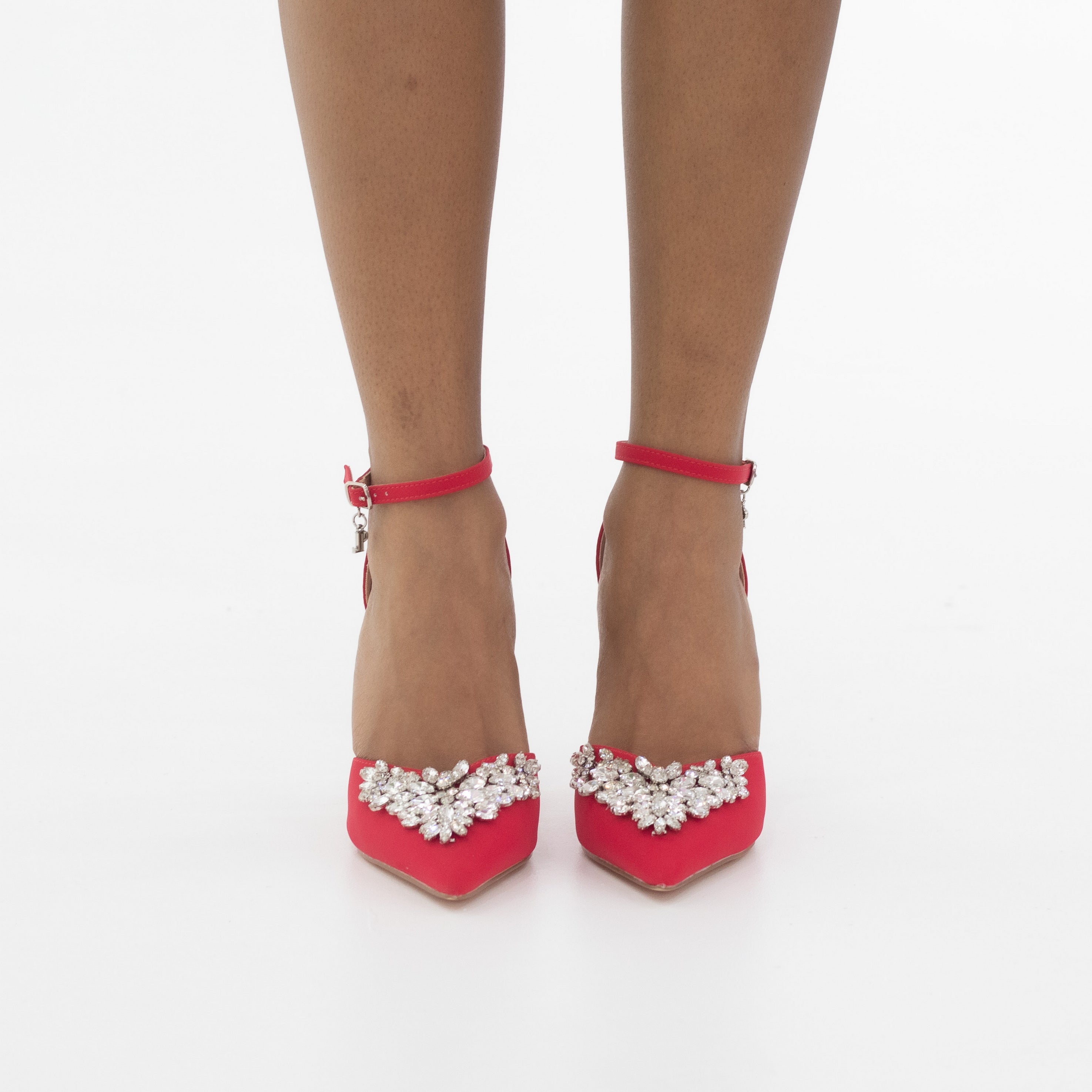 Kora mid heel SATIN PU with v-shaped diamante trim red