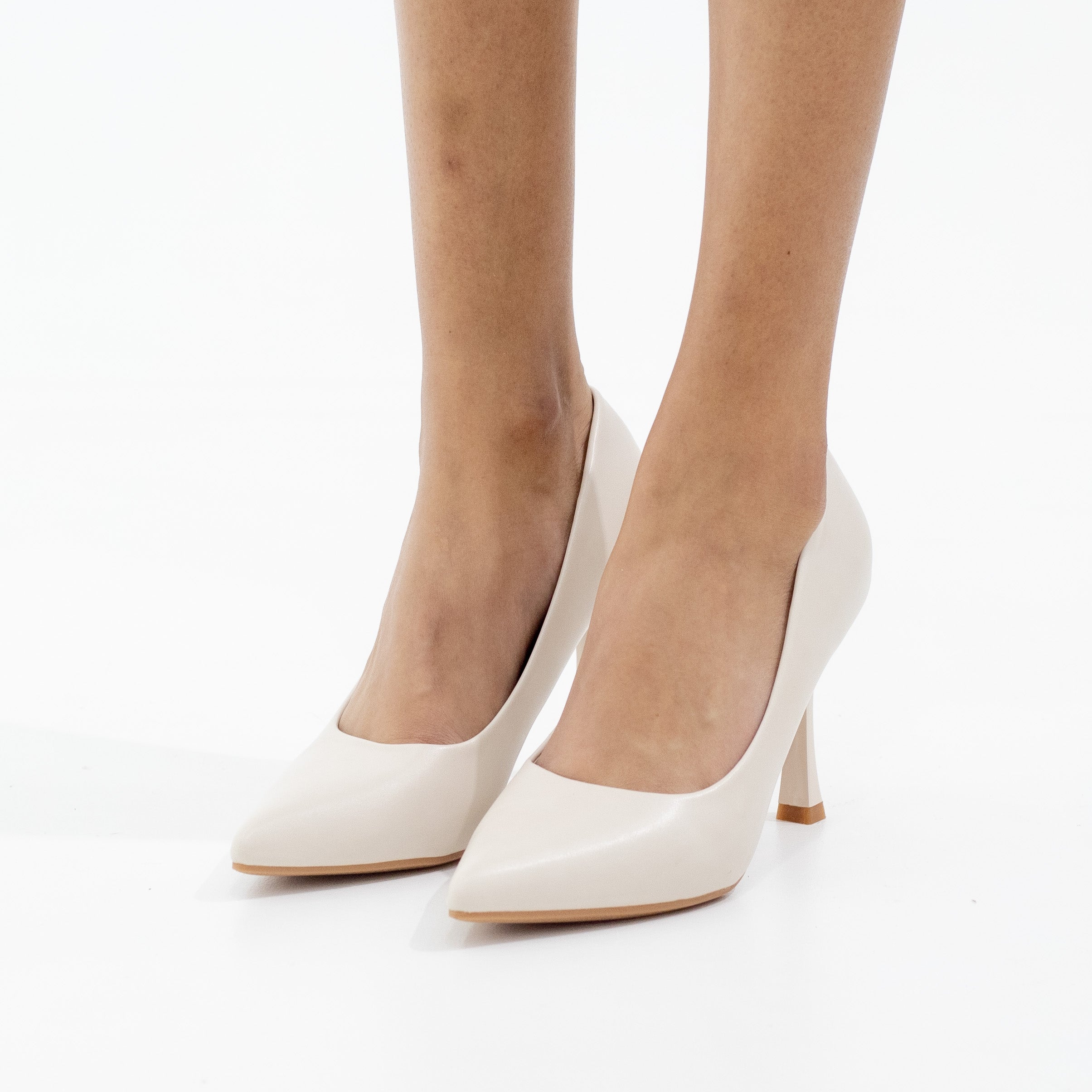 Off-white 9.5cm heel KJ1701 pointy court PU italia